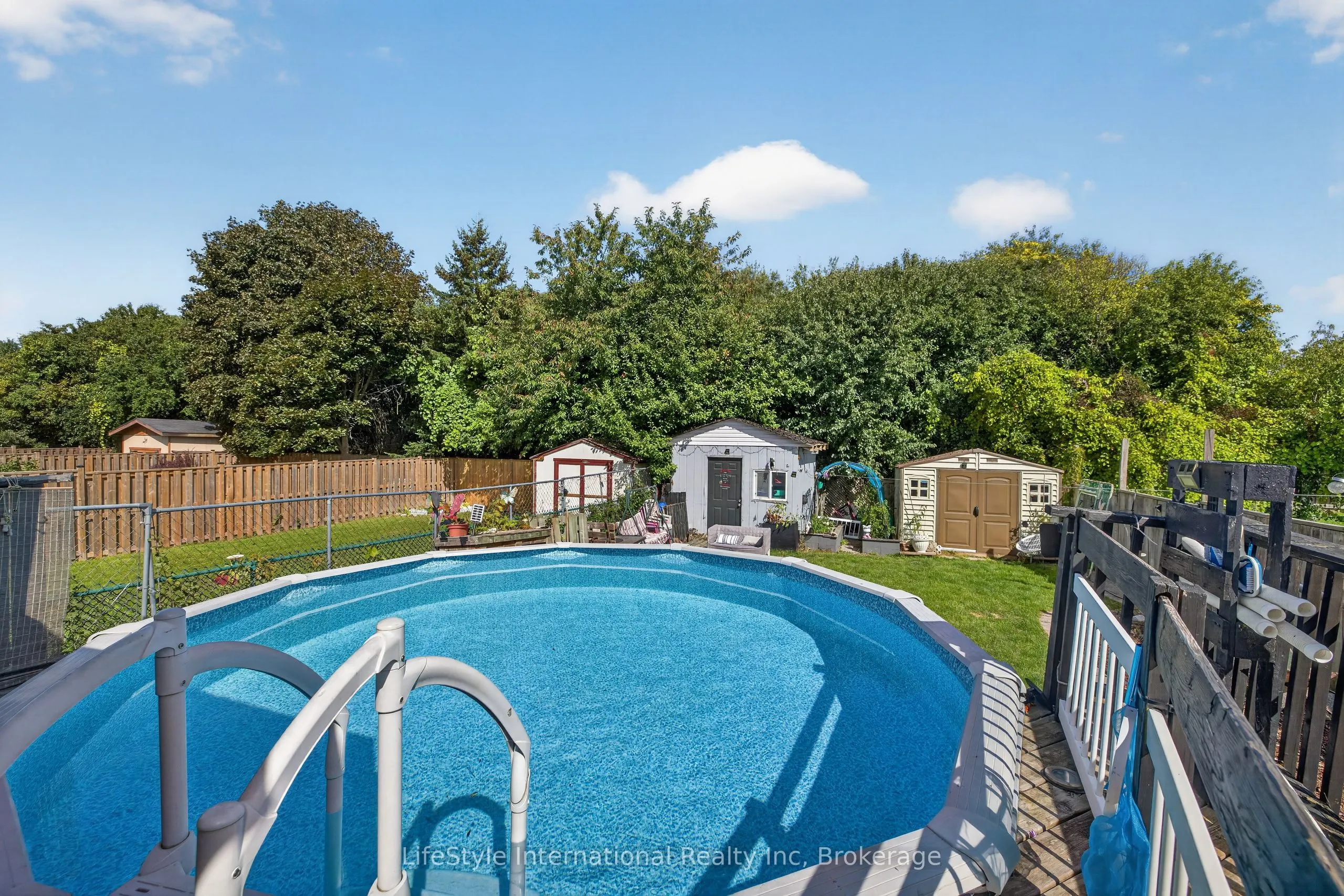 18 Camrose Court