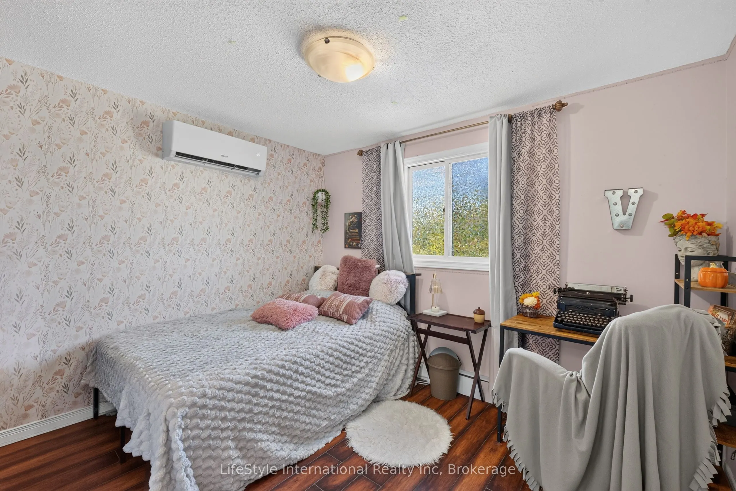 18 Camrose Court