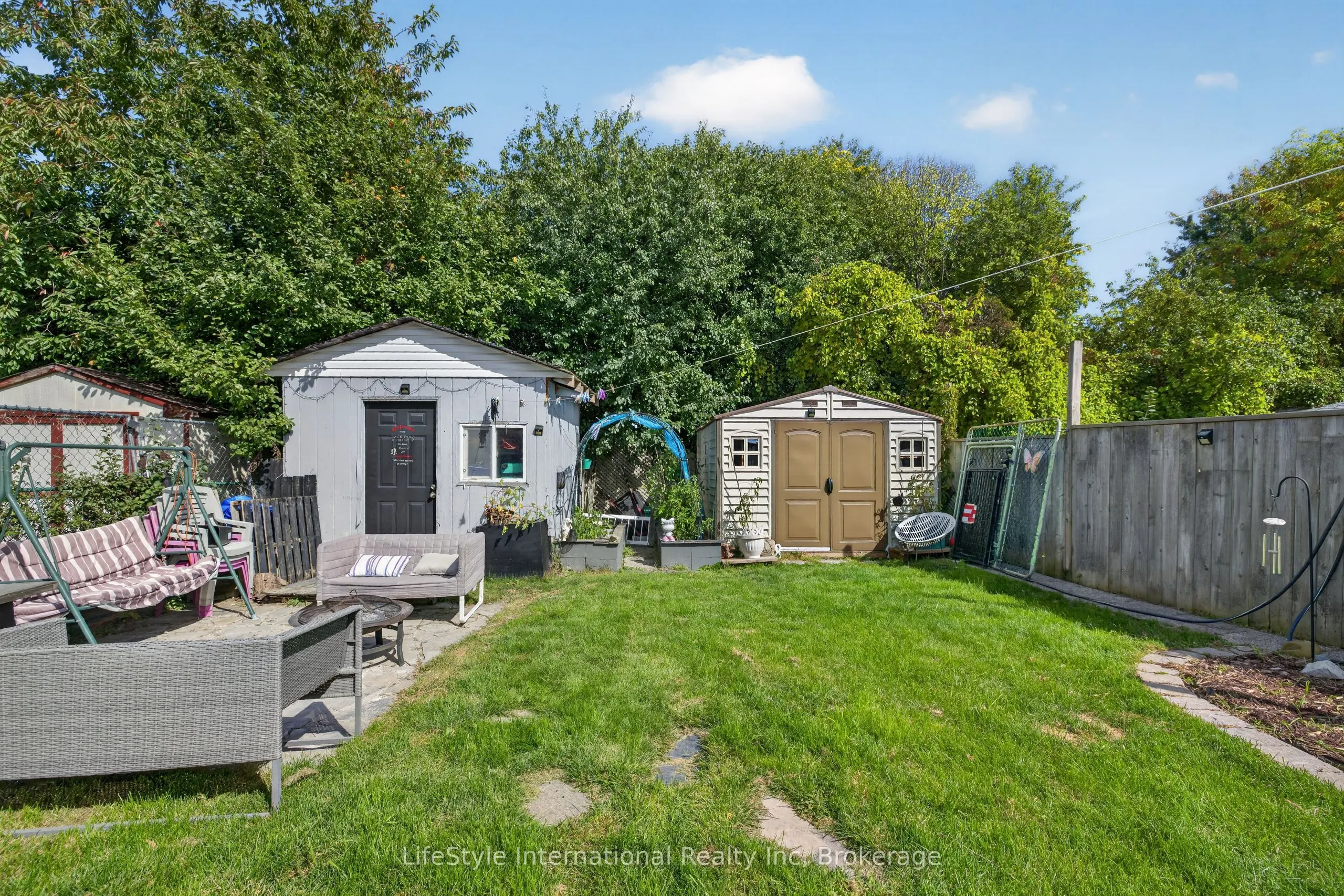 18 Camrose Court