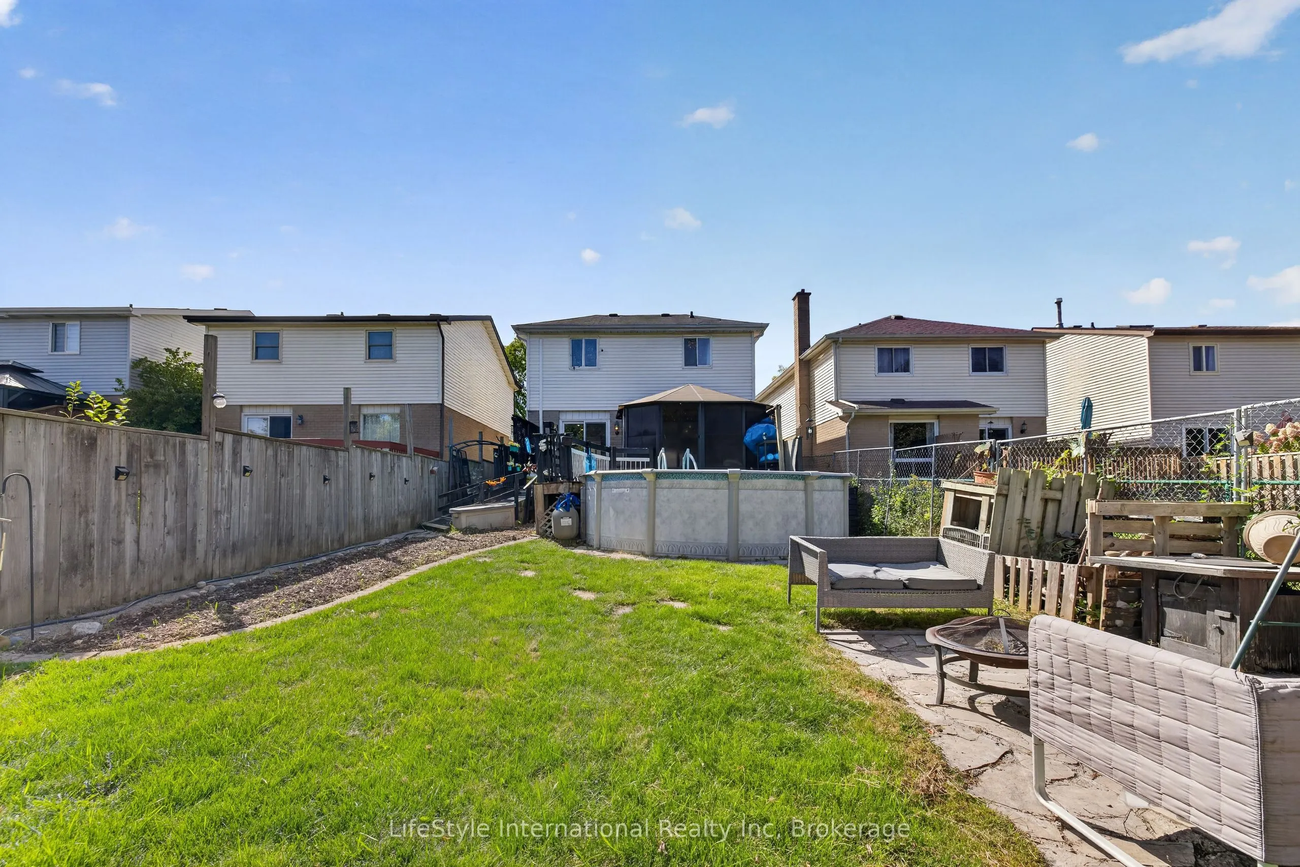 18 Camrose Court