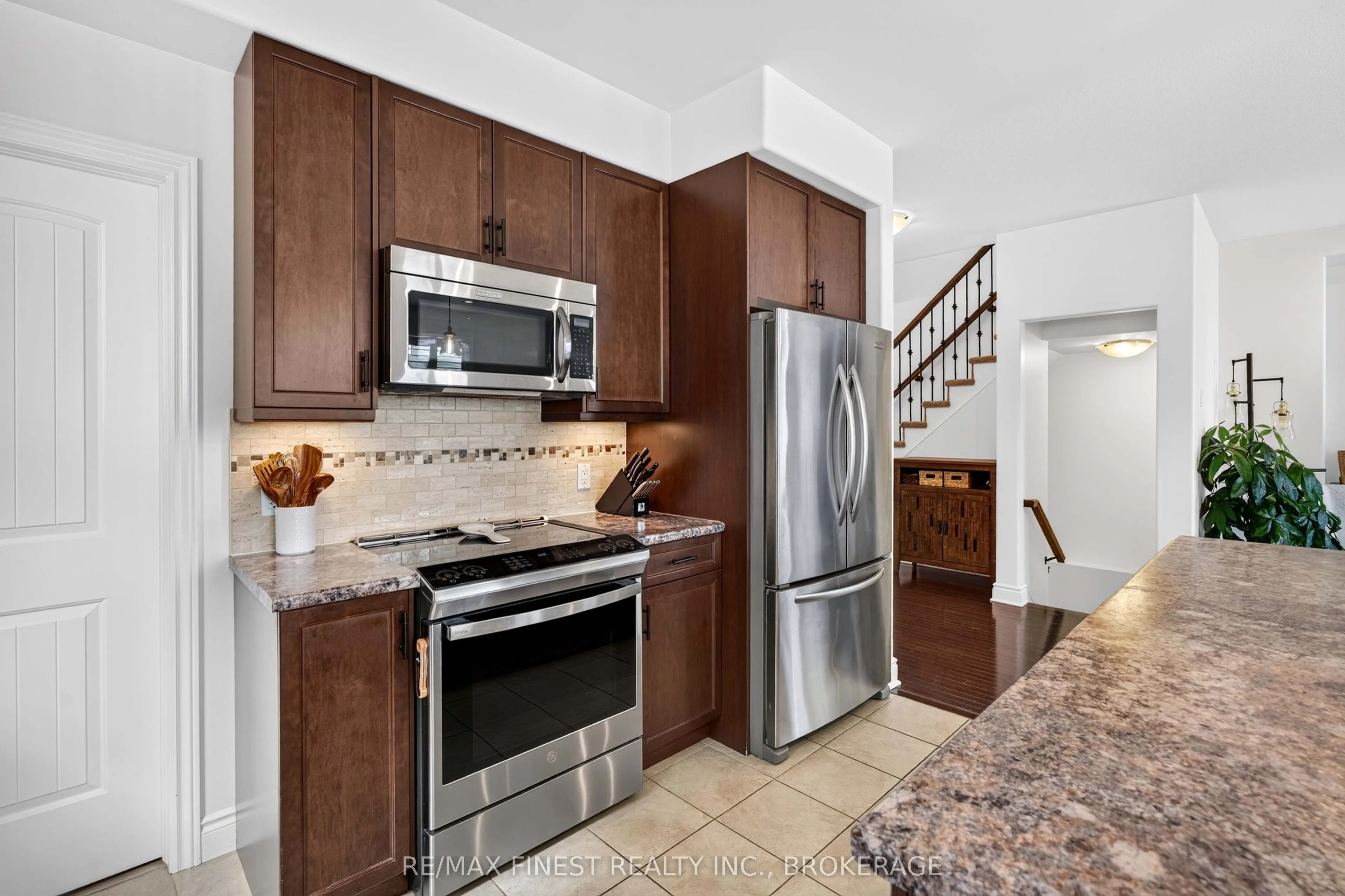 1593 Providence Crescent