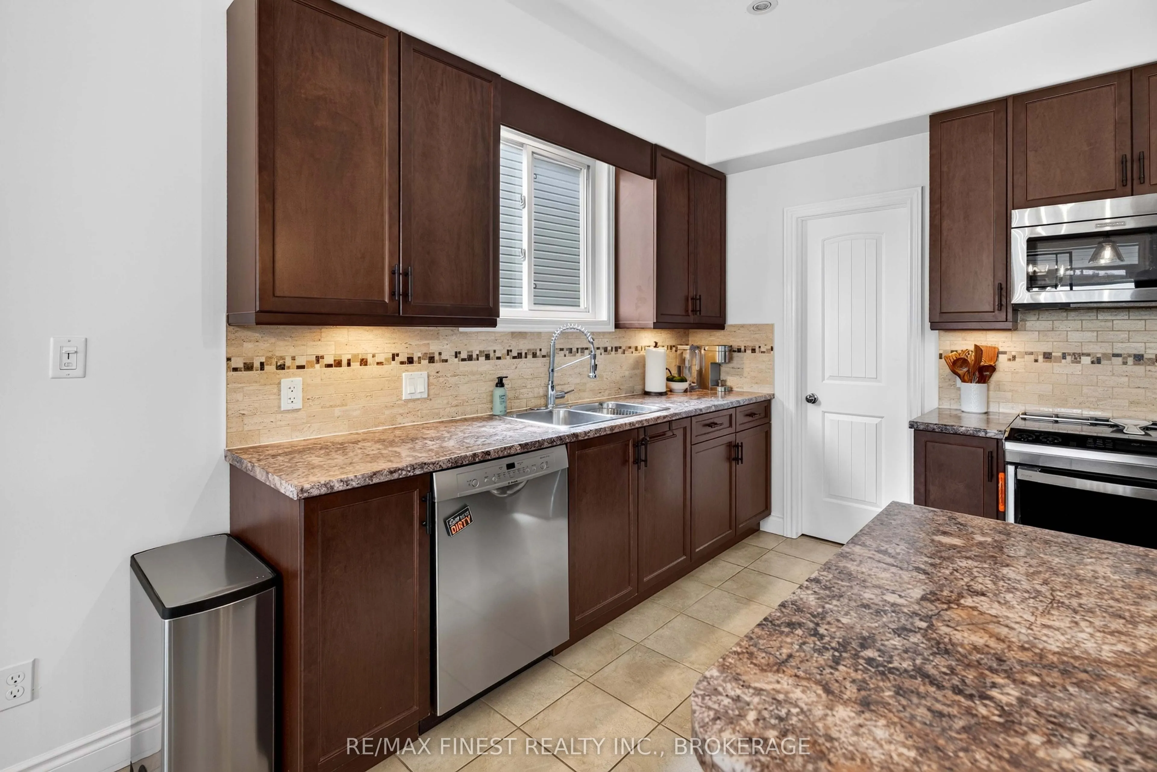 1593 Providence Crescent