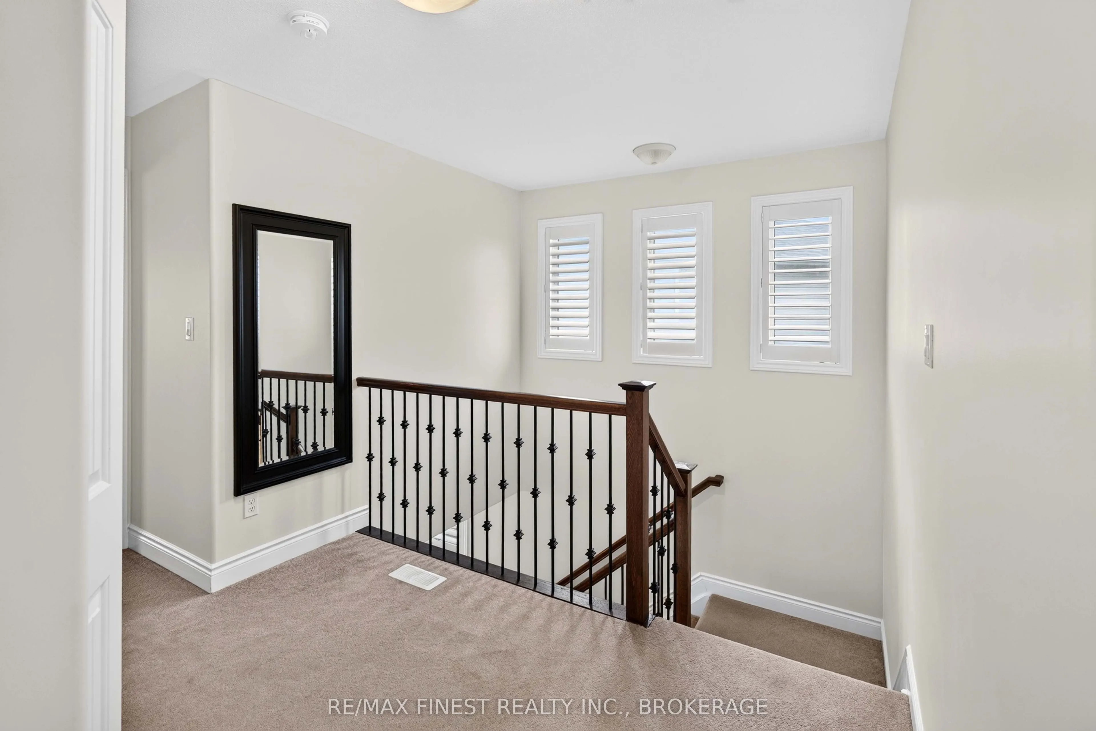 1593 Providence Crescent
