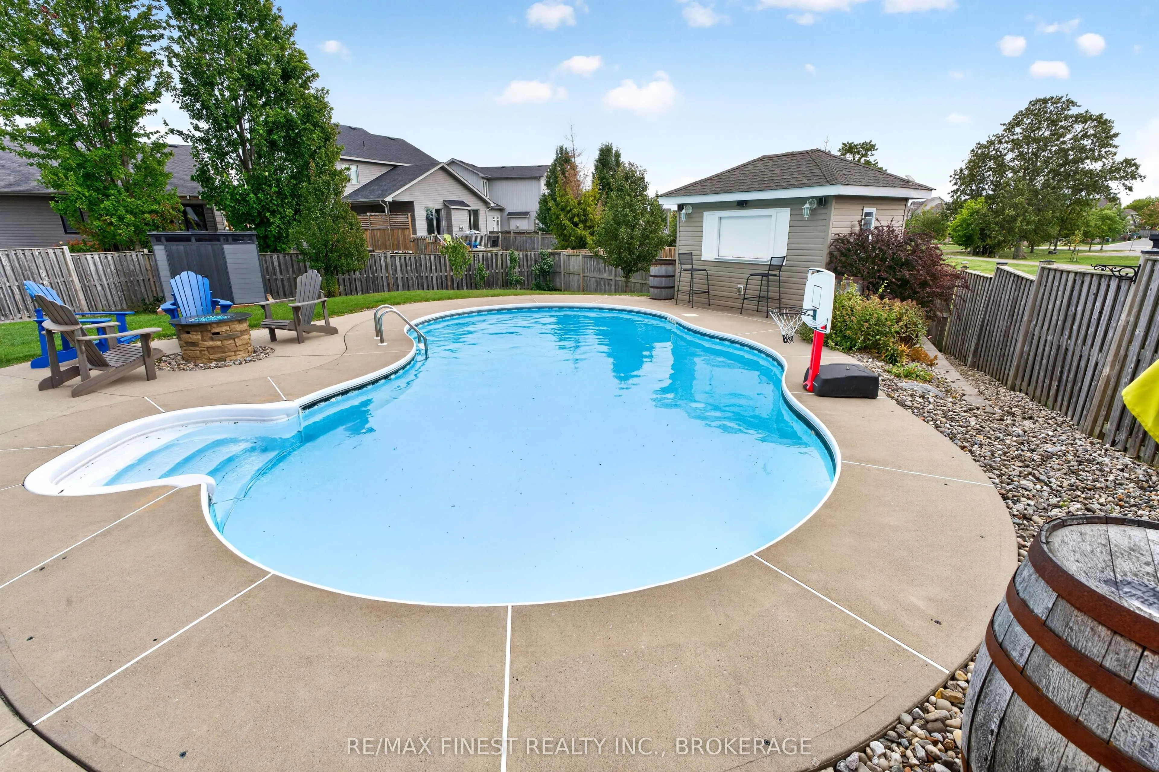 1593 Providence Crescent