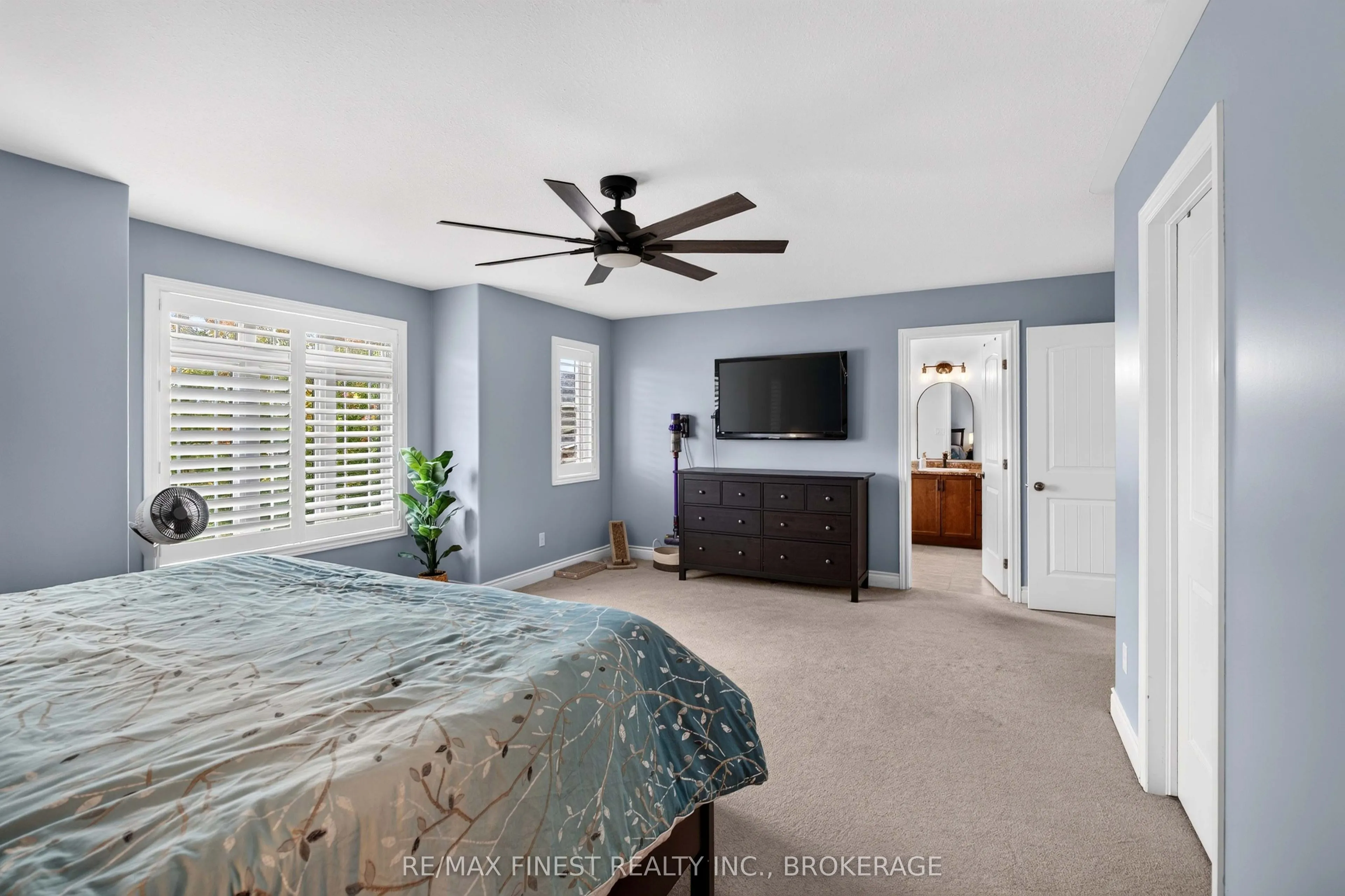 1593 Providence Crescent