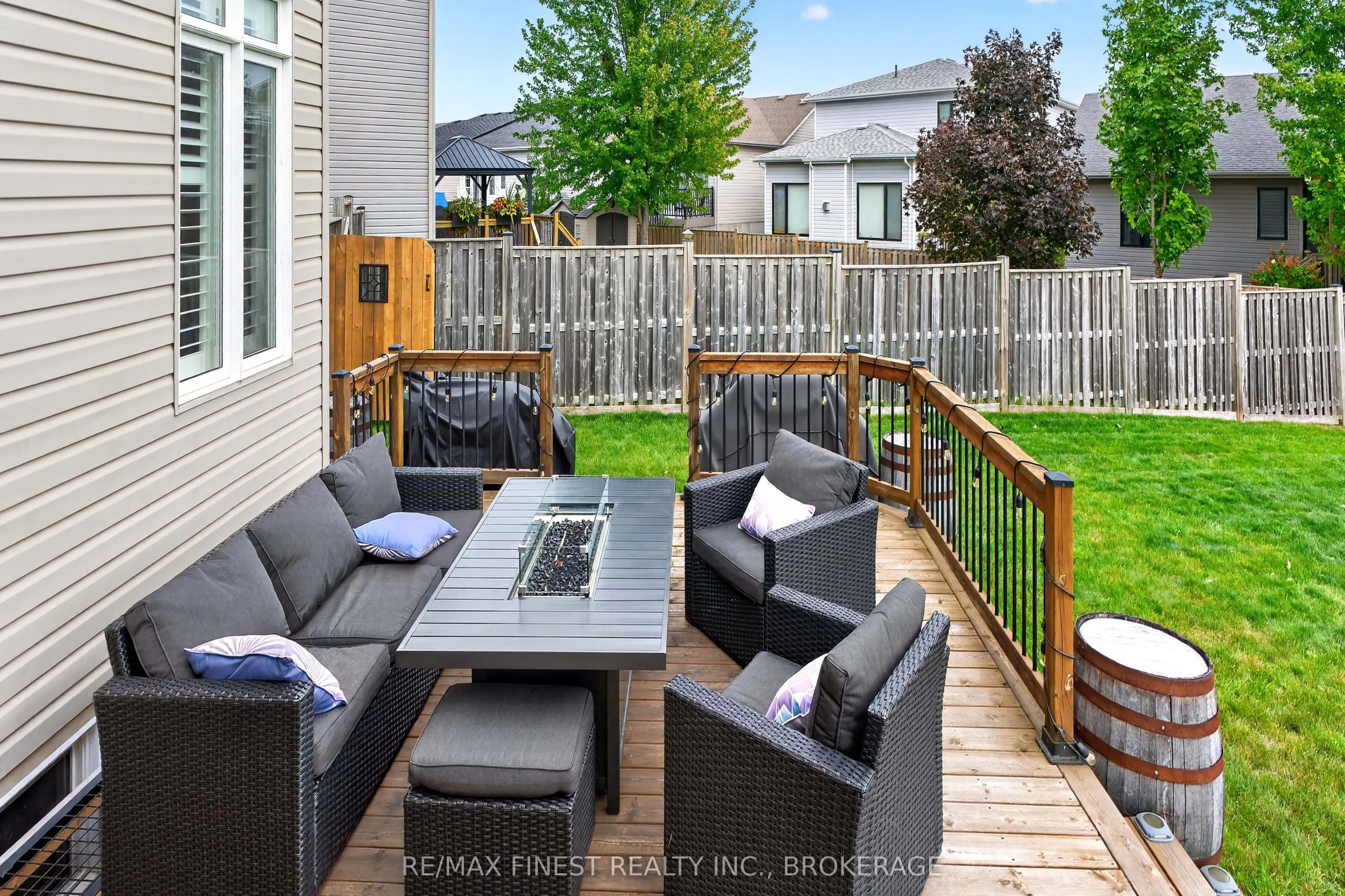 1593 Providence Crescent
