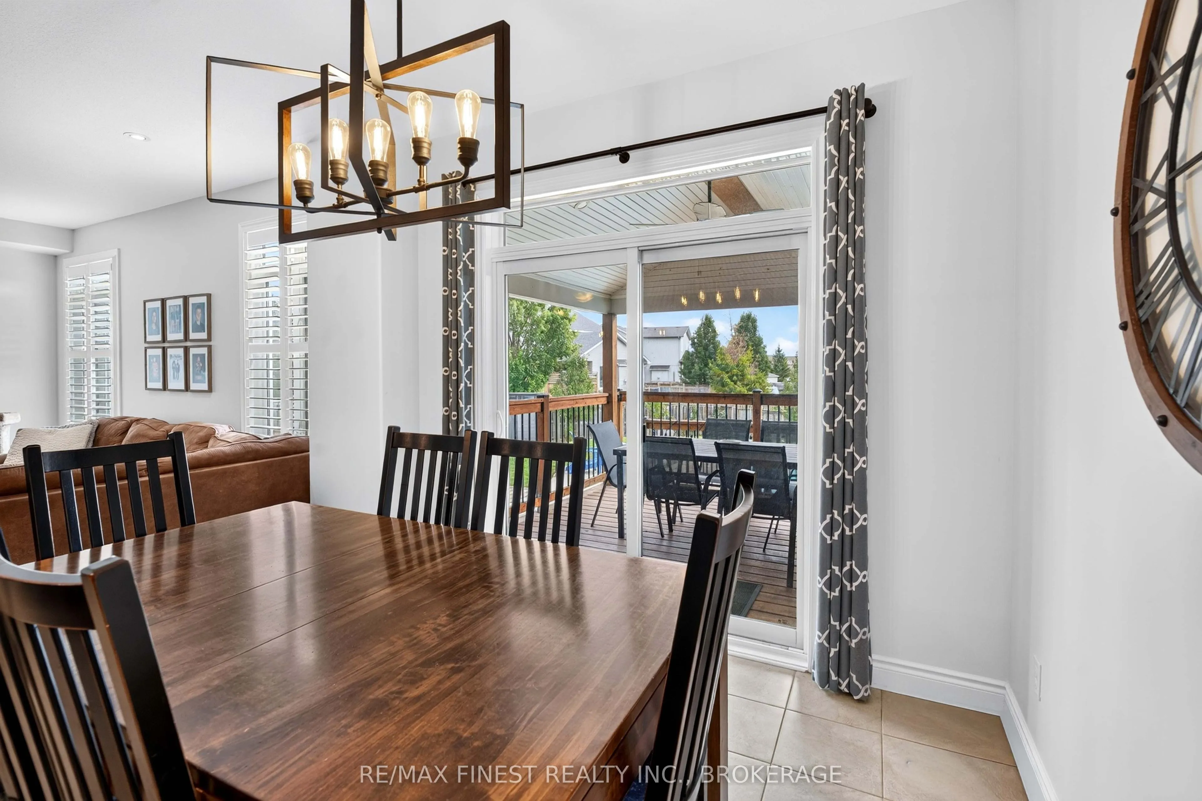 1593 Providence Crescent