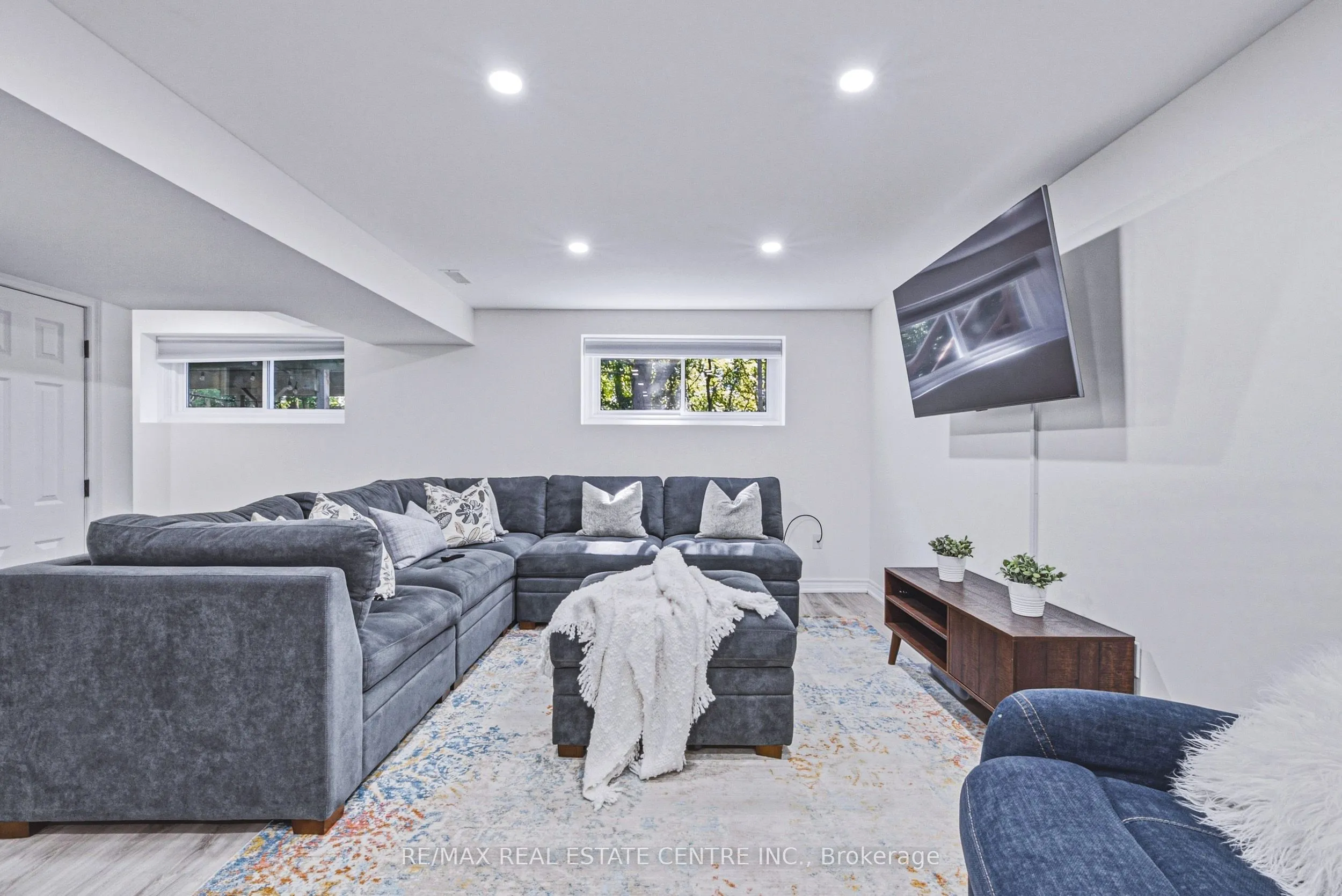 414 Woods Lane