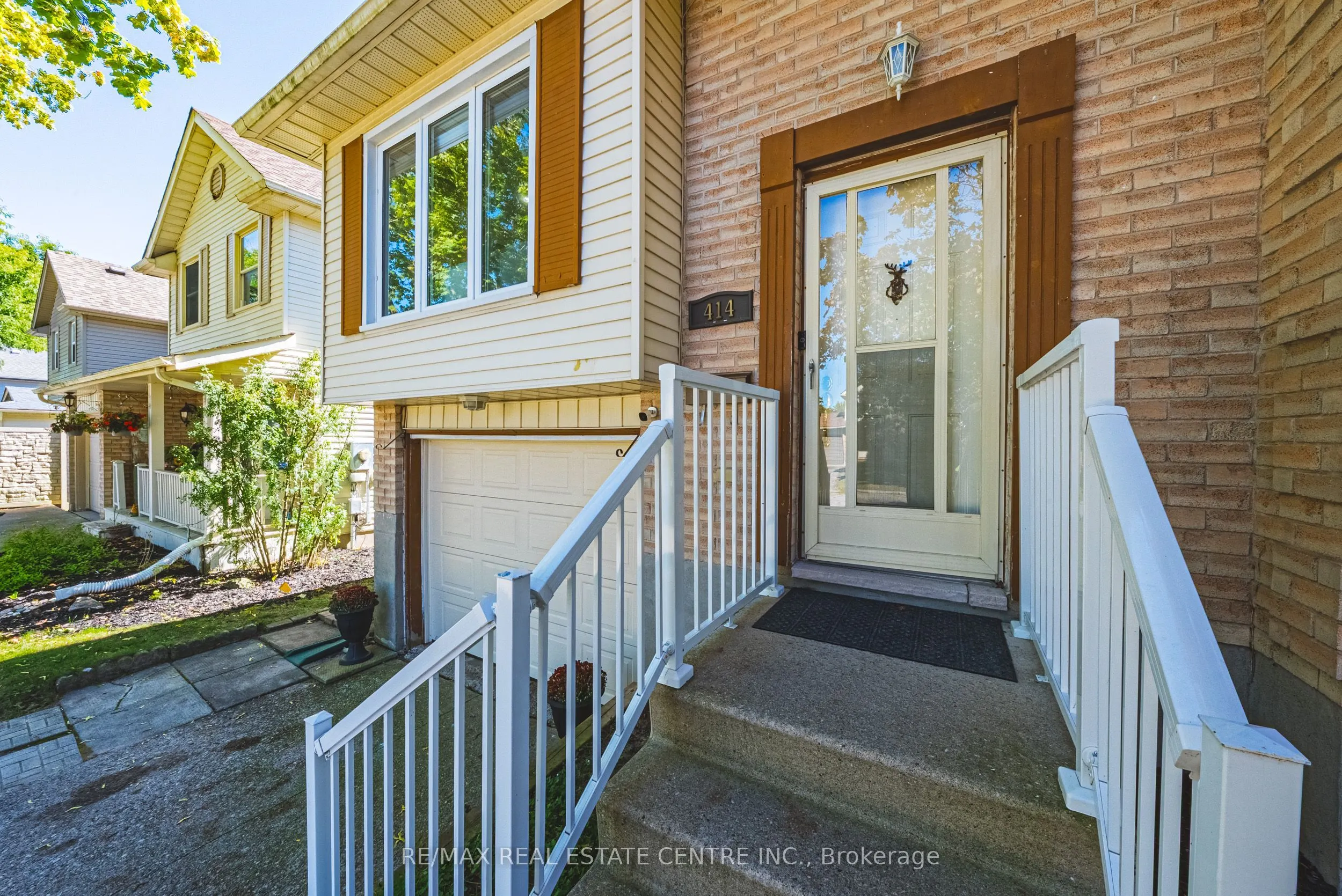 414 Woods Lane