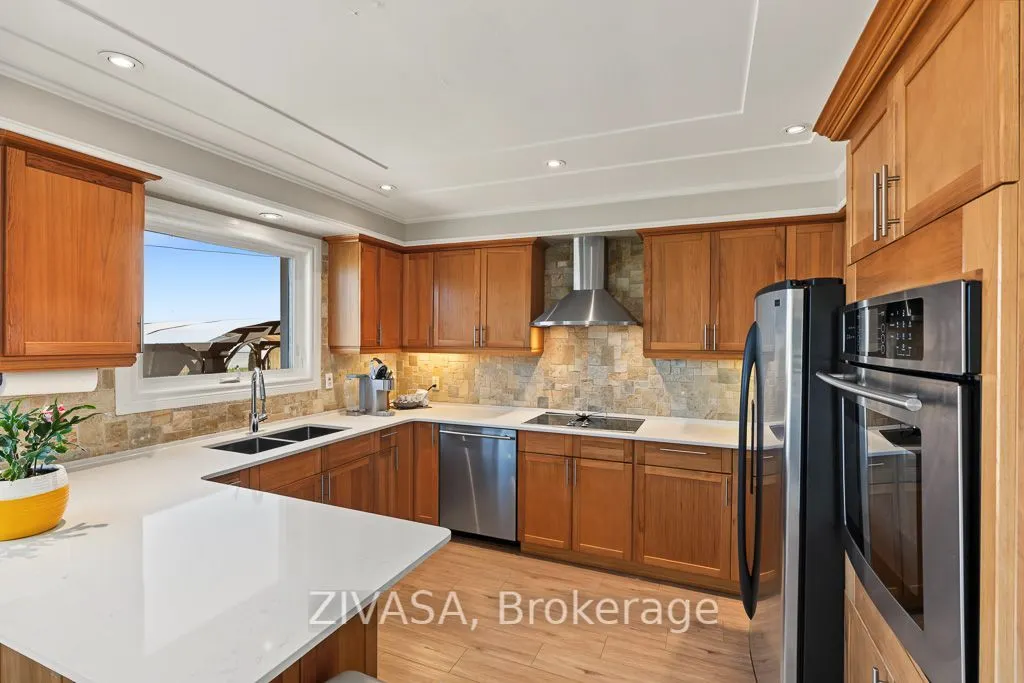 1069 North Service Road