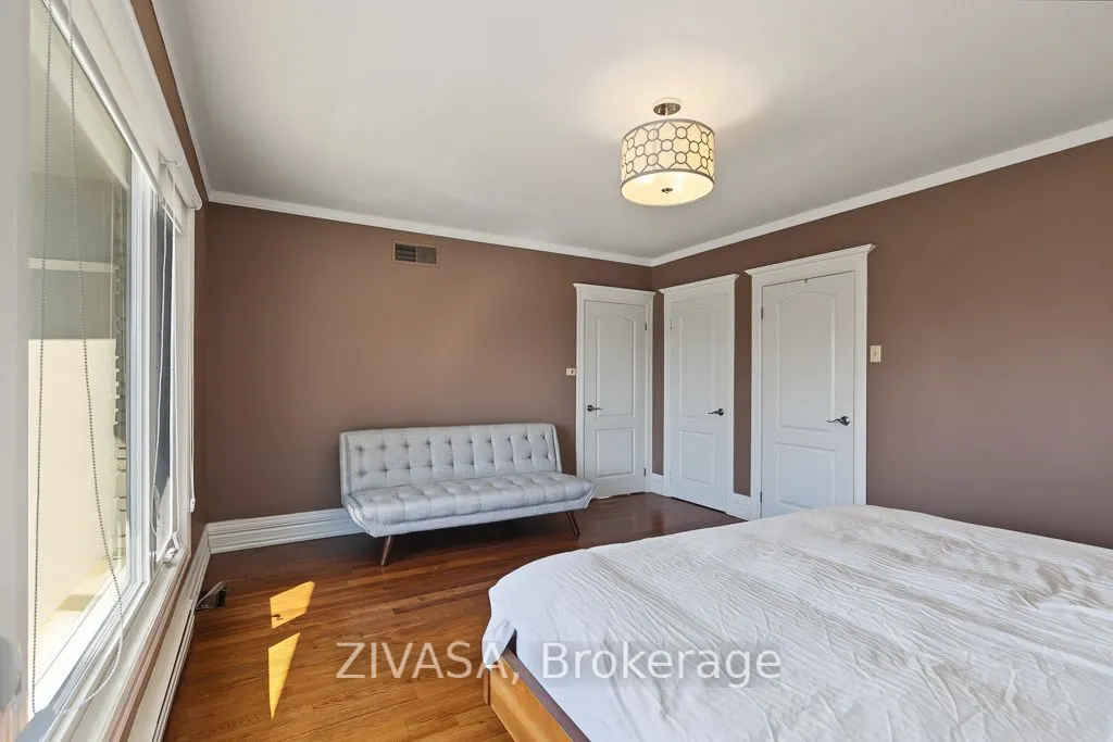 1069 North Service Road