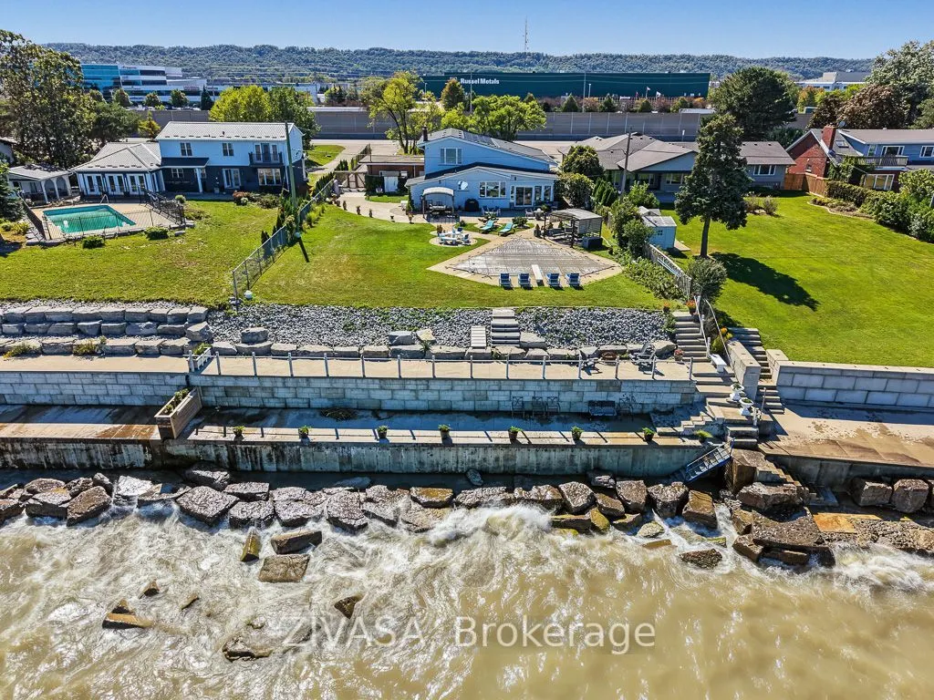 1069 North Service Road