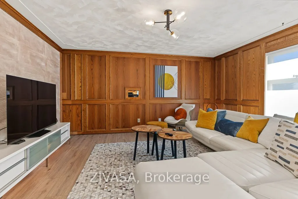 1069 North Service Road