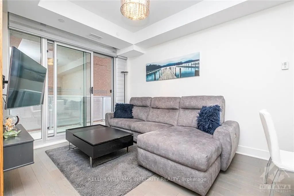 255 BAY Street #706