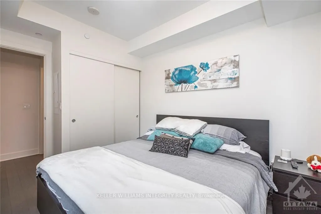 255 BAY Street #706