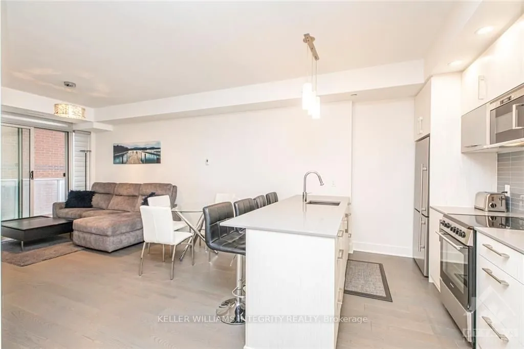 255 BAY Street #706