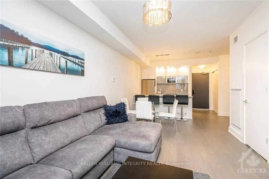 255 BAY Street #706