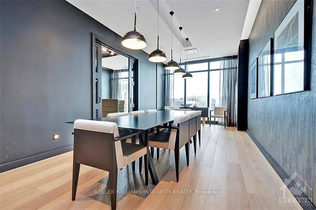 255 BAY Street #706
