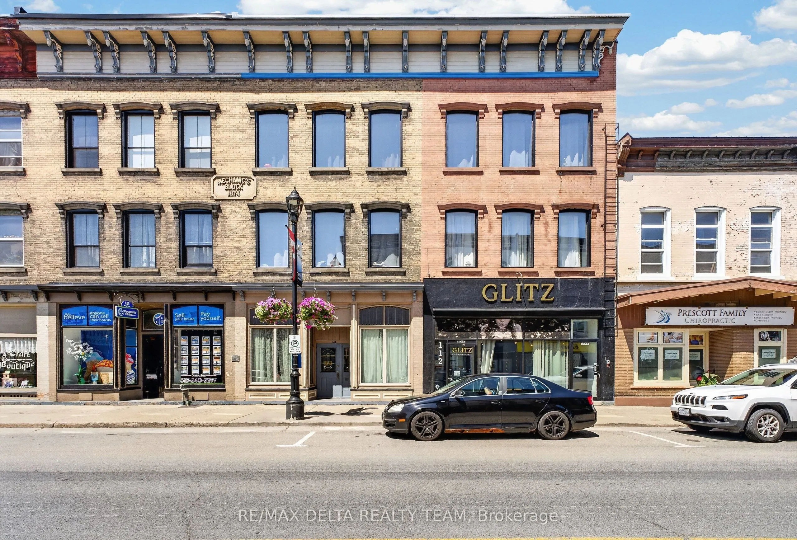 112 King Street W