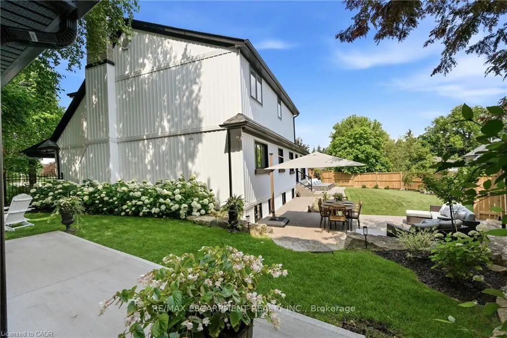 204 Fallingbrook Drive