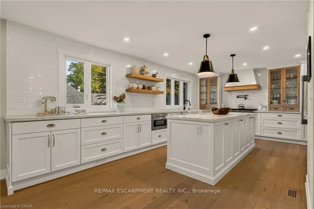 204 Fallingbrook Drive
