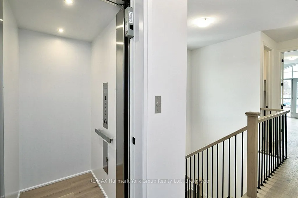 5-11 Bay Street E #1