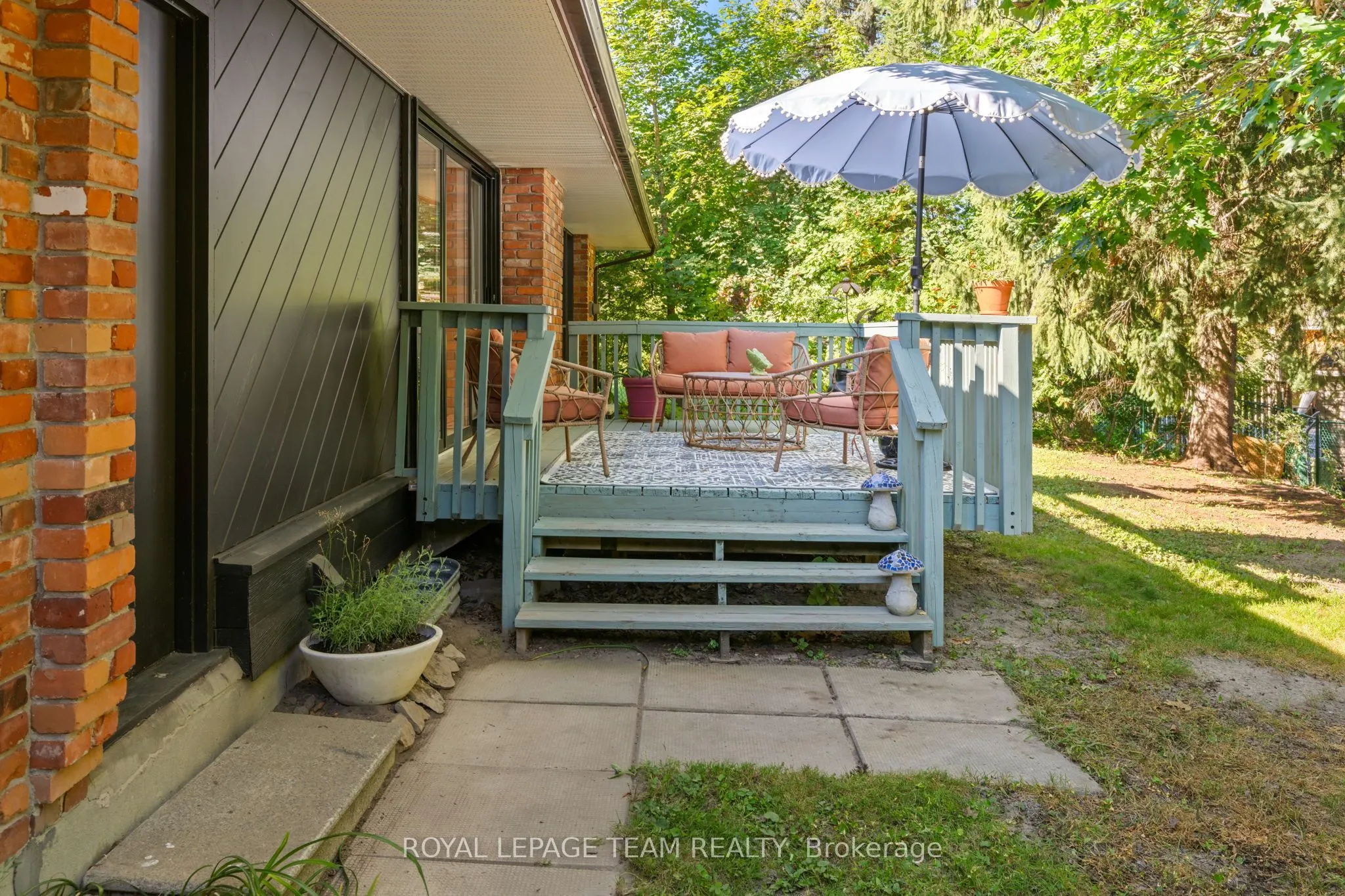 33 Rutherford Crescent