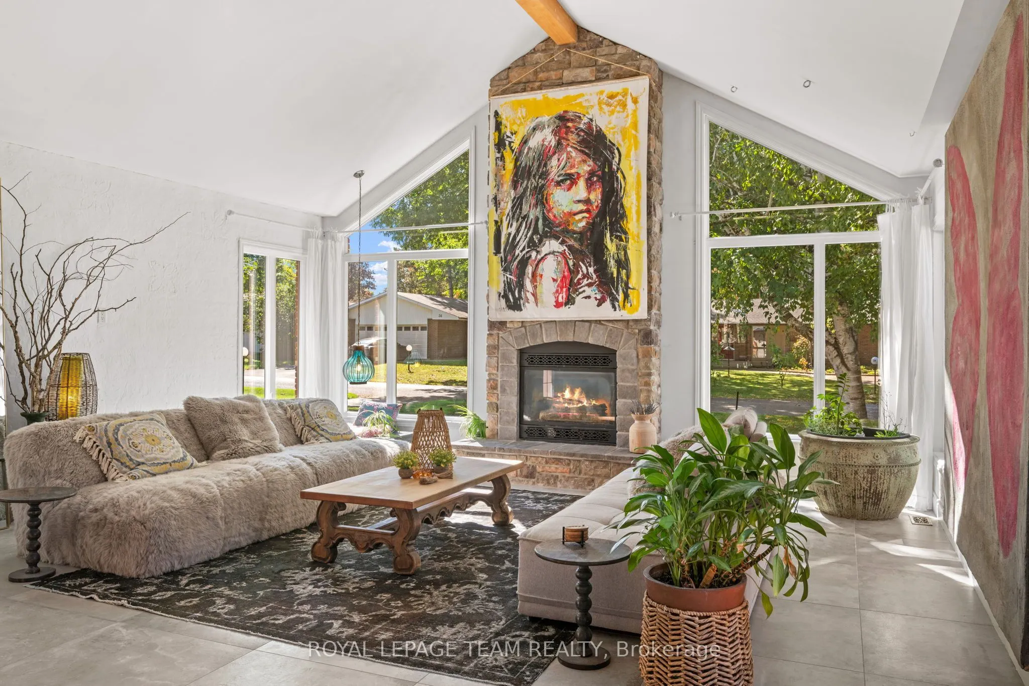 33 Rutherford Crescent