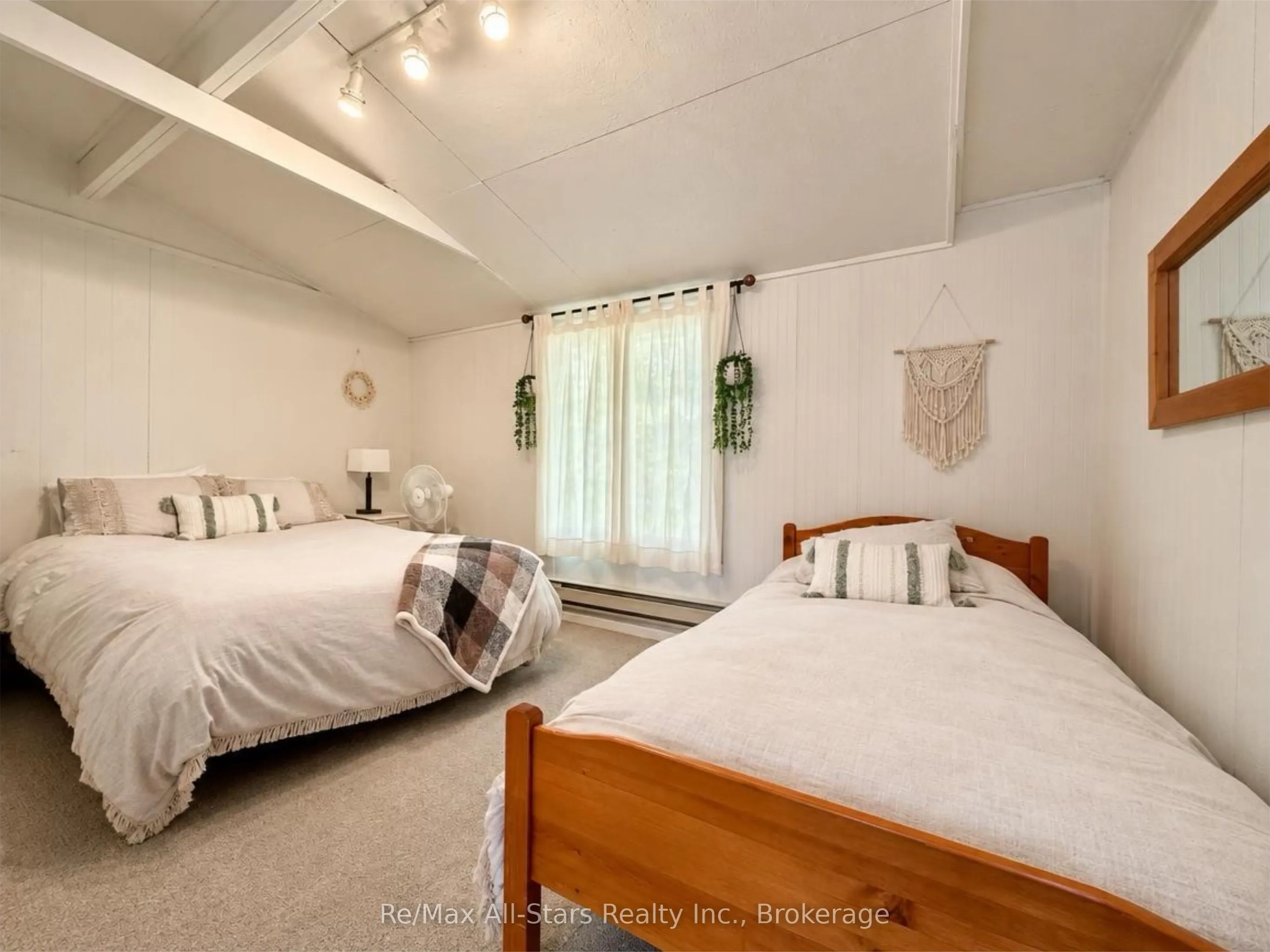 1284 REYNOLDS Road