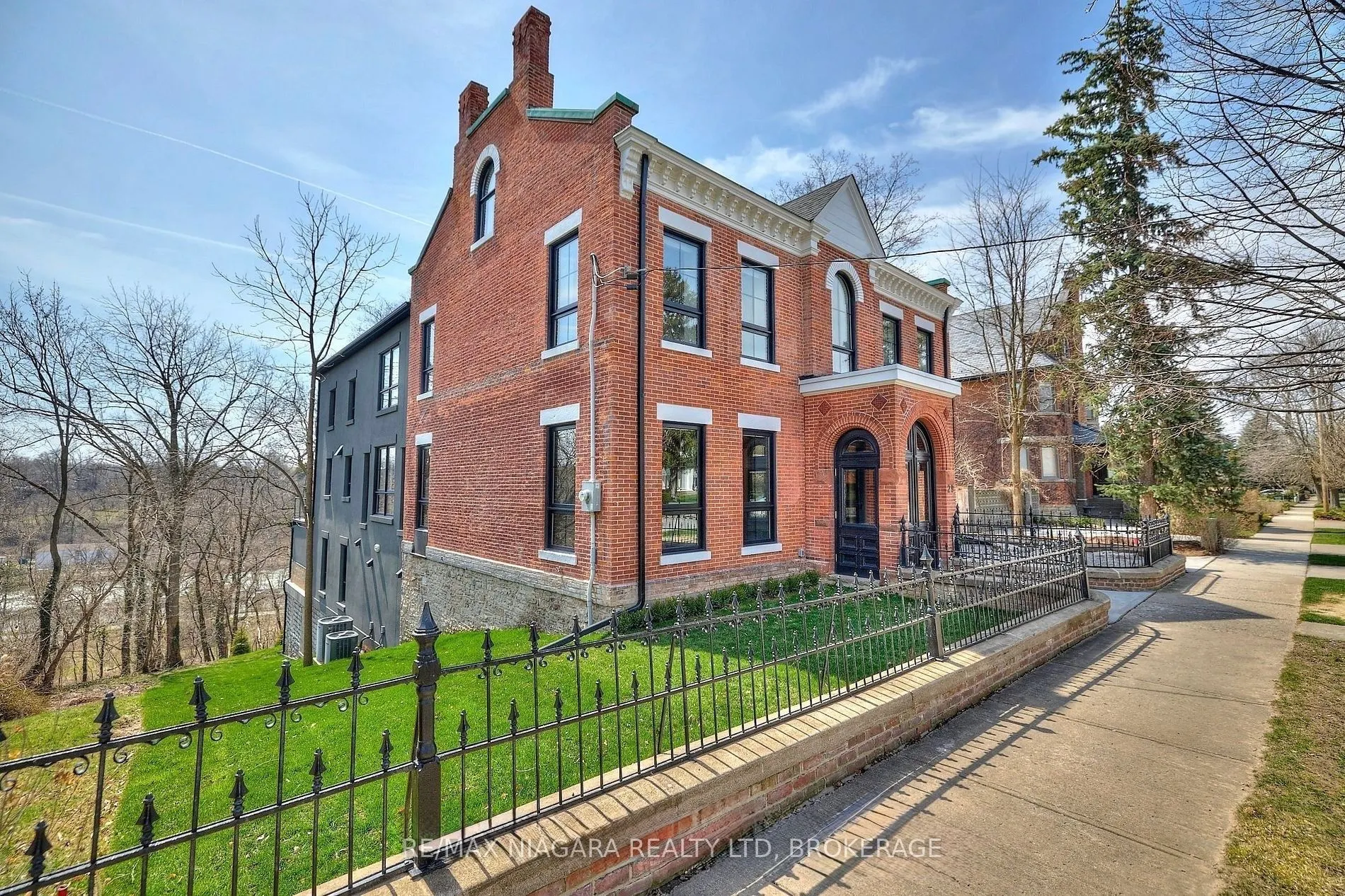 29 Yates Street