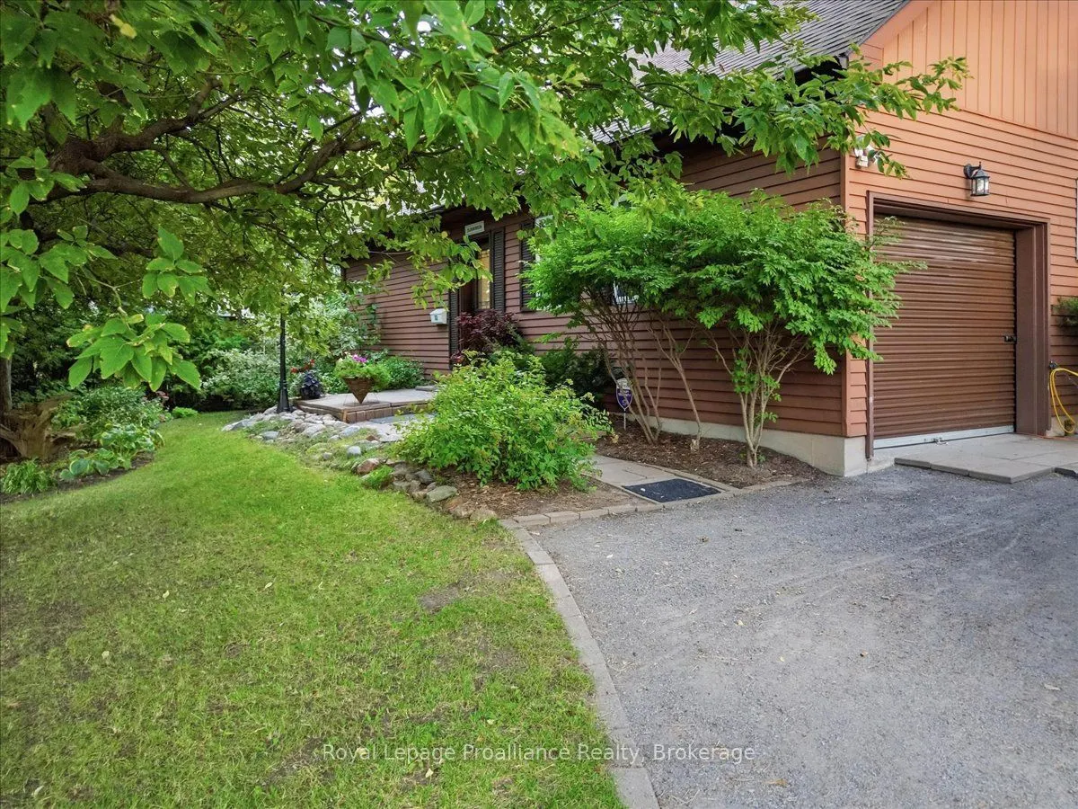 33 Lesley Drive