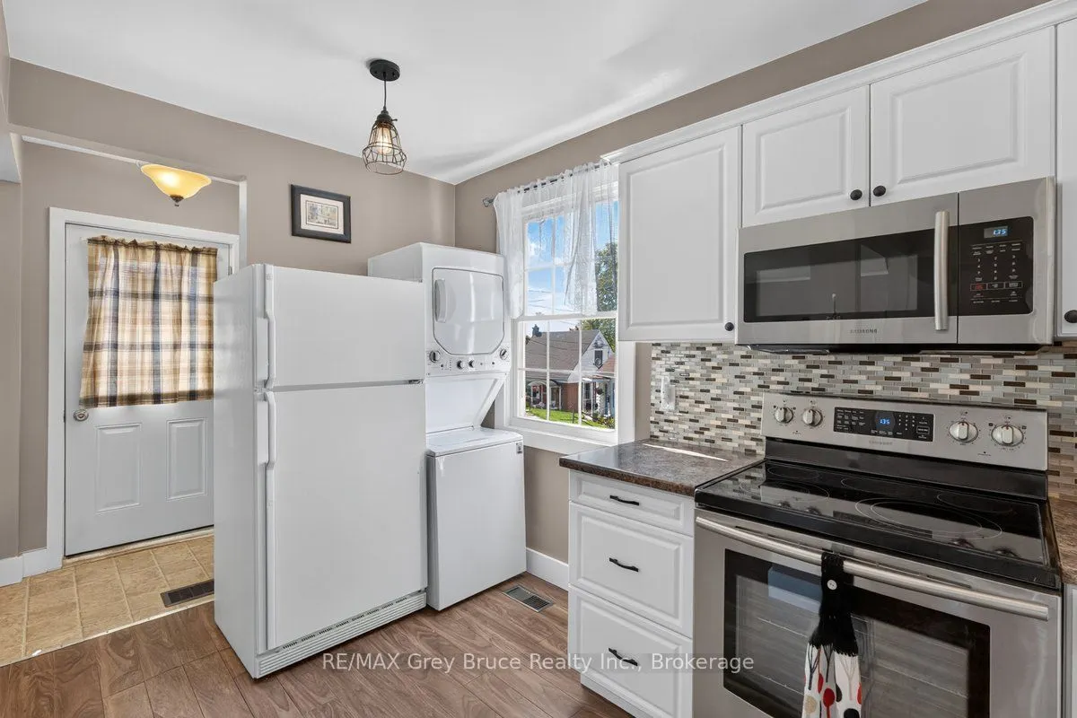 714 5th Street E