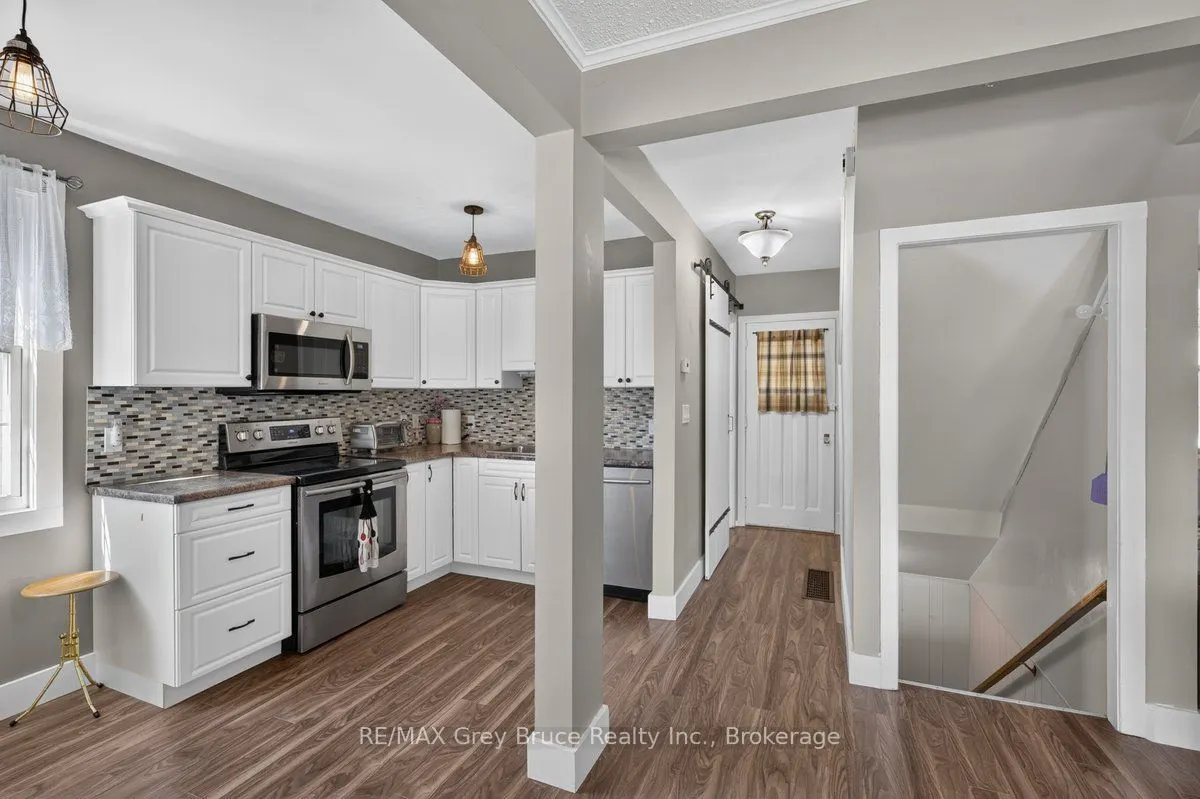 714 5th Street E