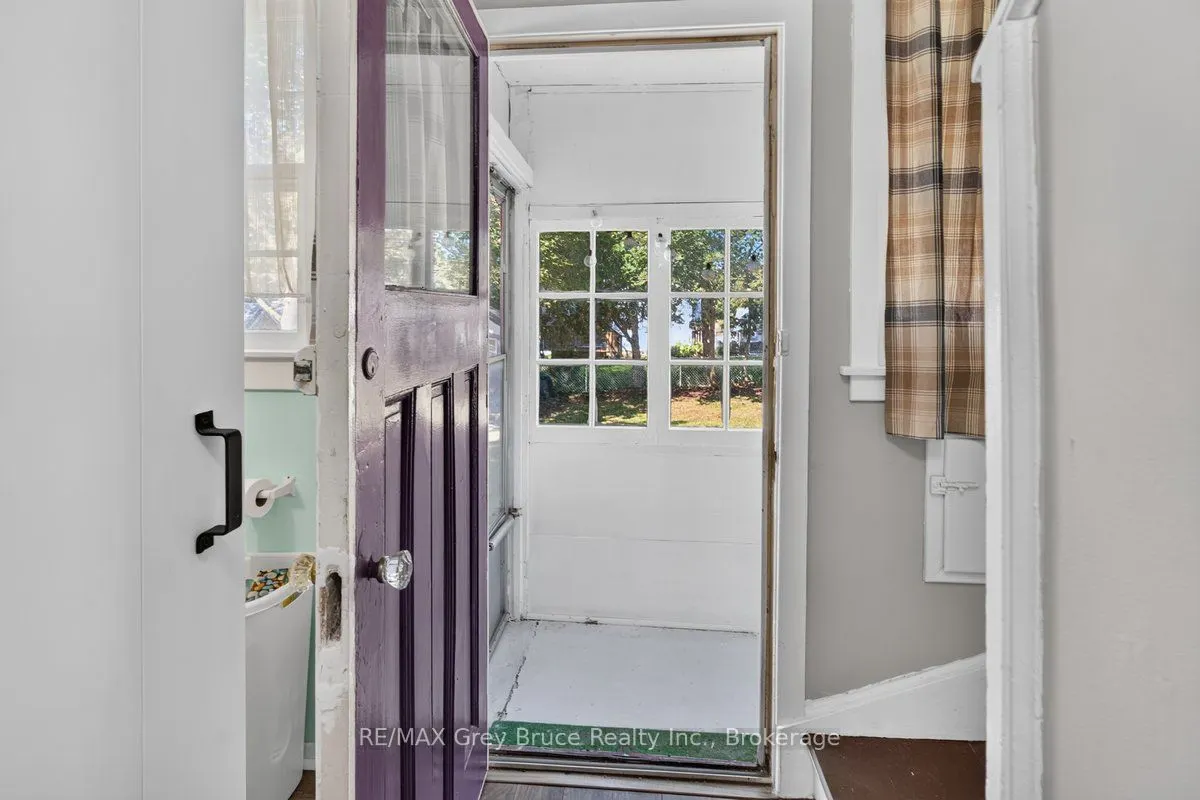 714 5th Street E