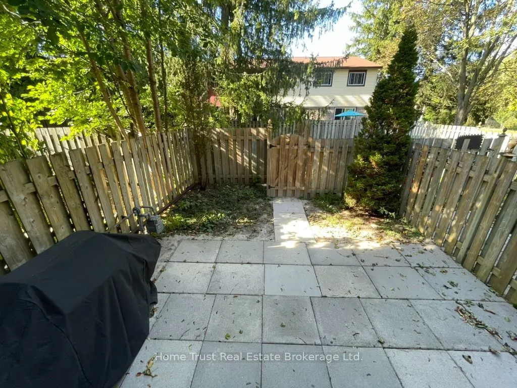 2 Worton Avenue #18