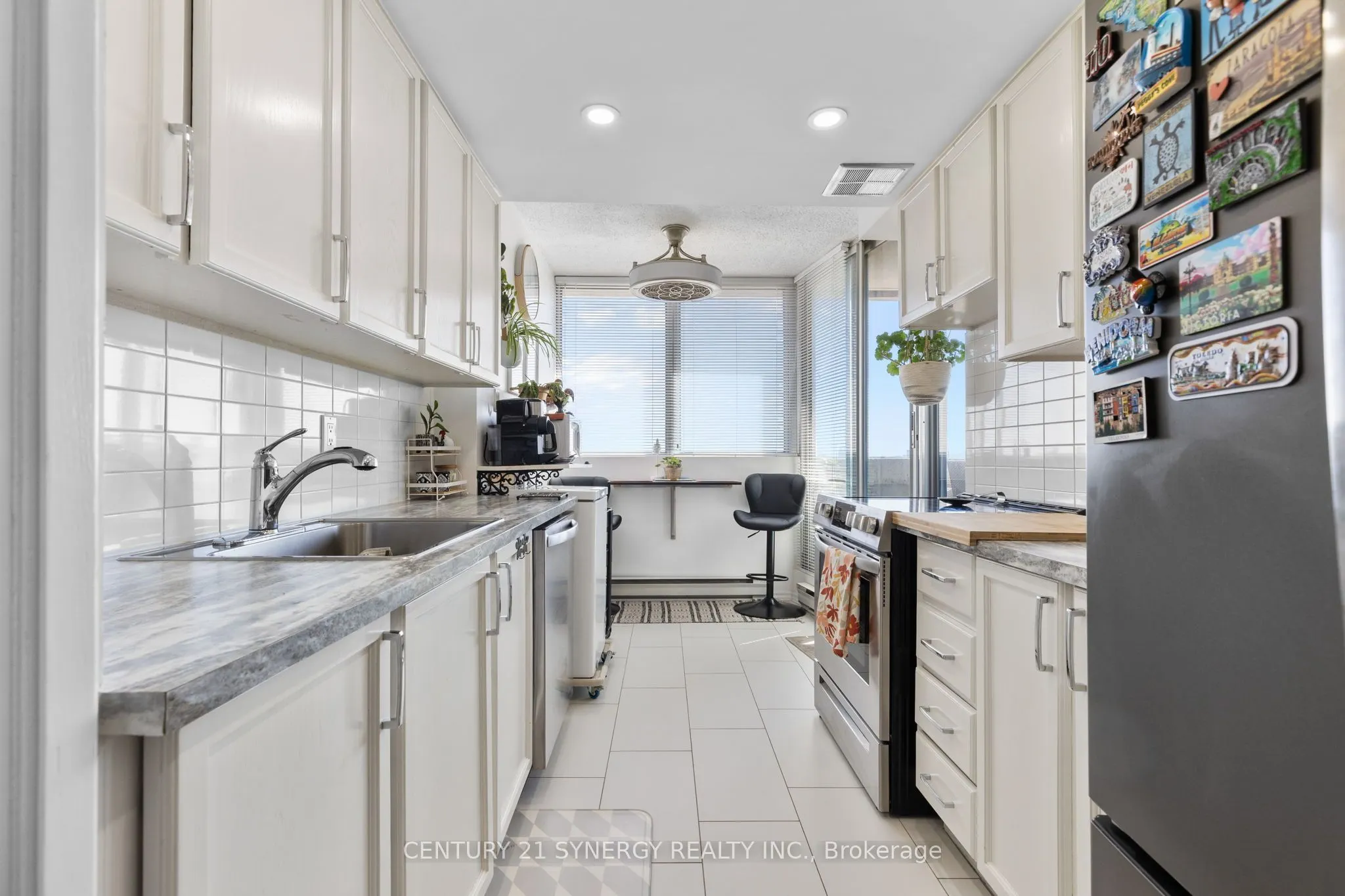 530 Laurier Avenue W #1605