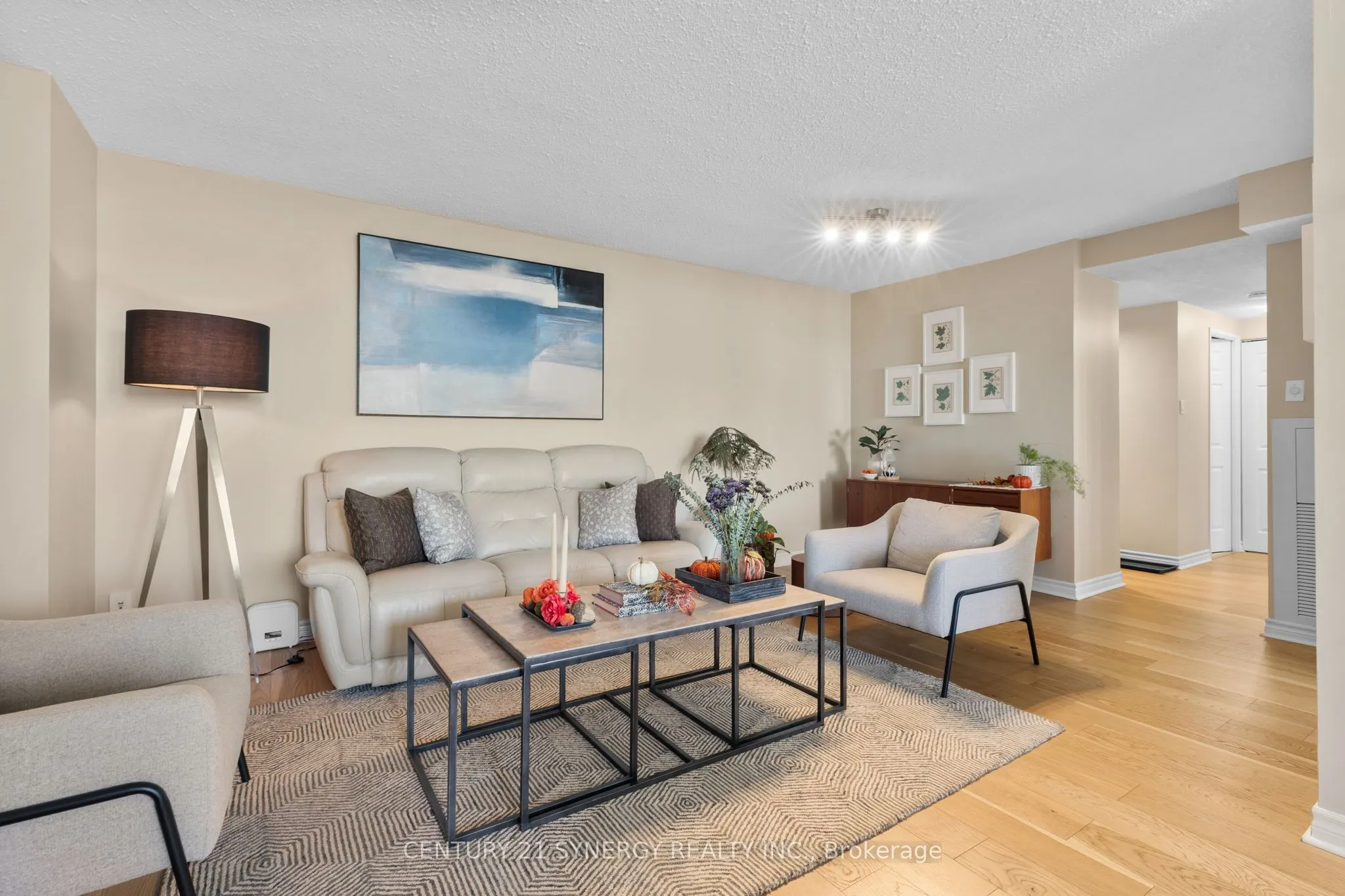 530 Laurier Avenue W #1605