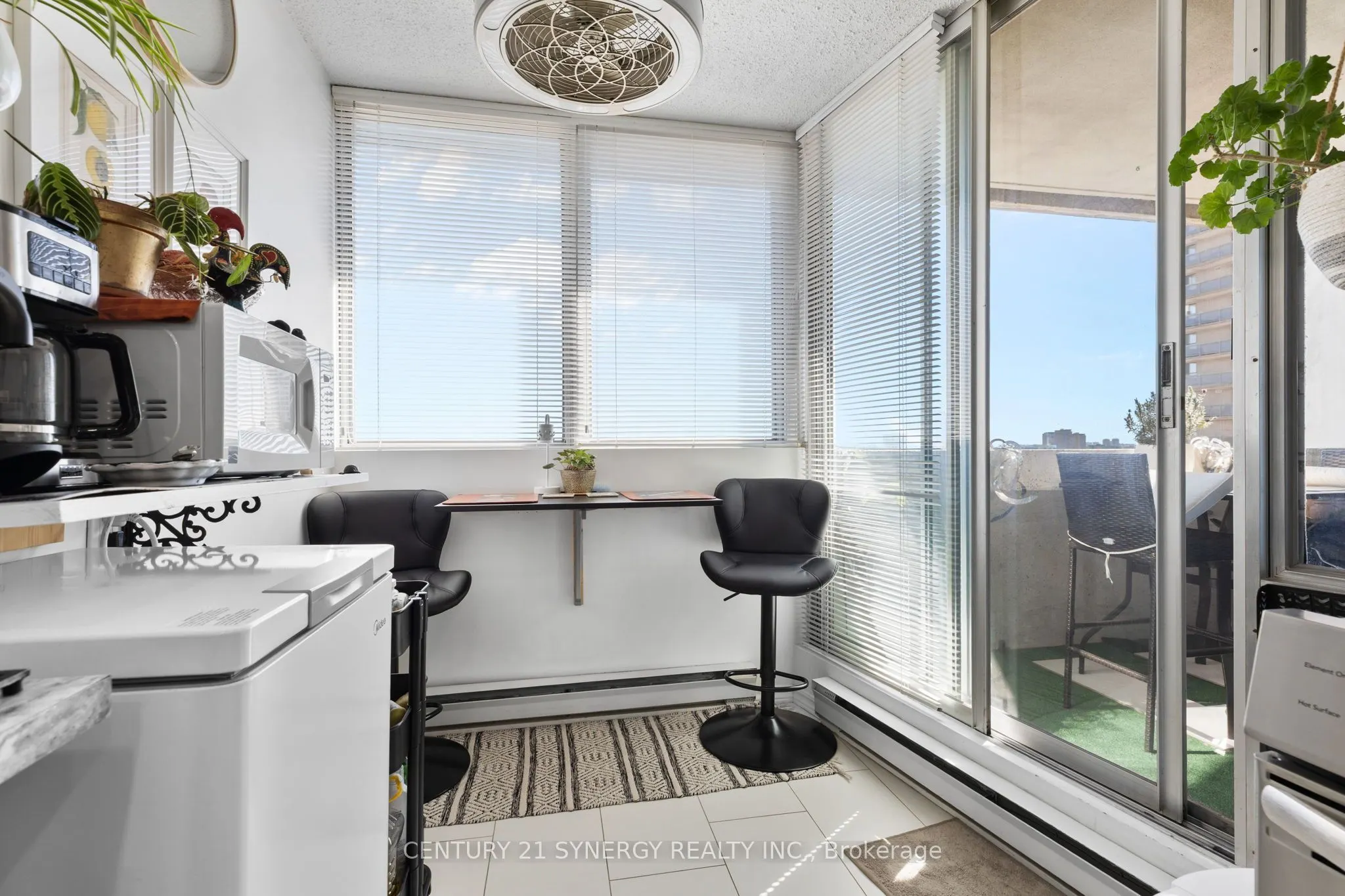 530 Laurier Avenue W #1605