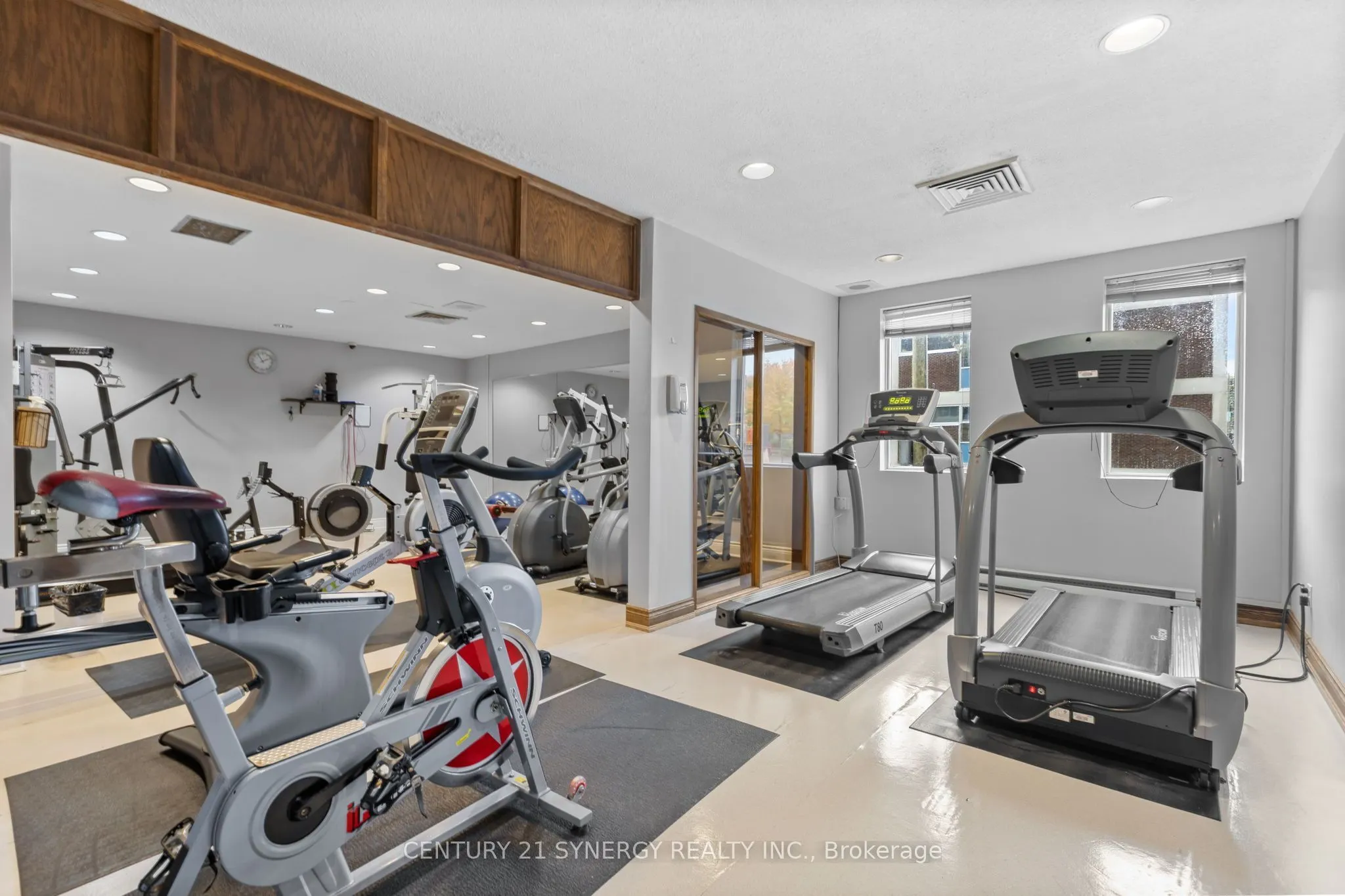 530 Laurier Avenue W #1605