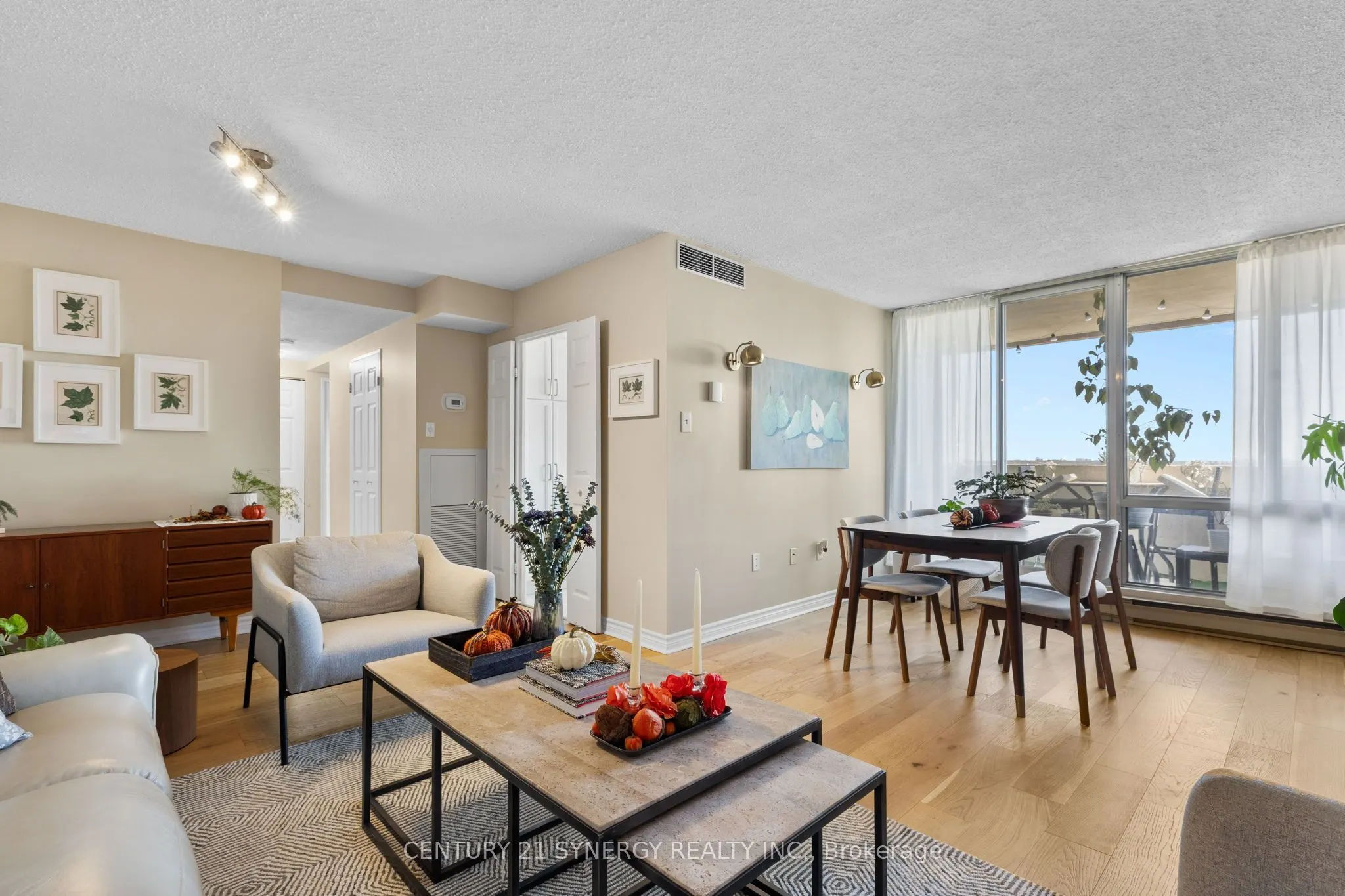 530 Laurier Avenue W #1605