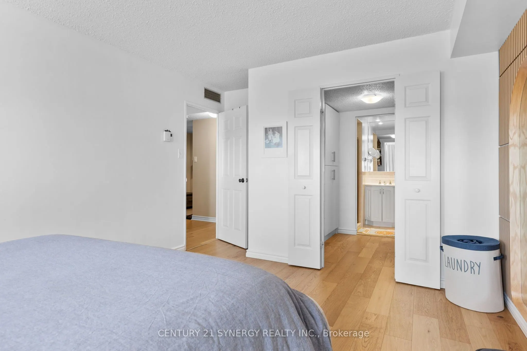 530 Laurier Avenue W #1605