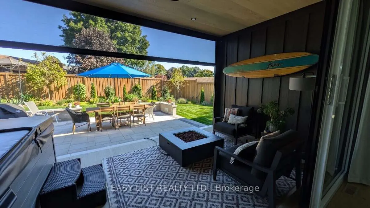 8 Tanager Drive