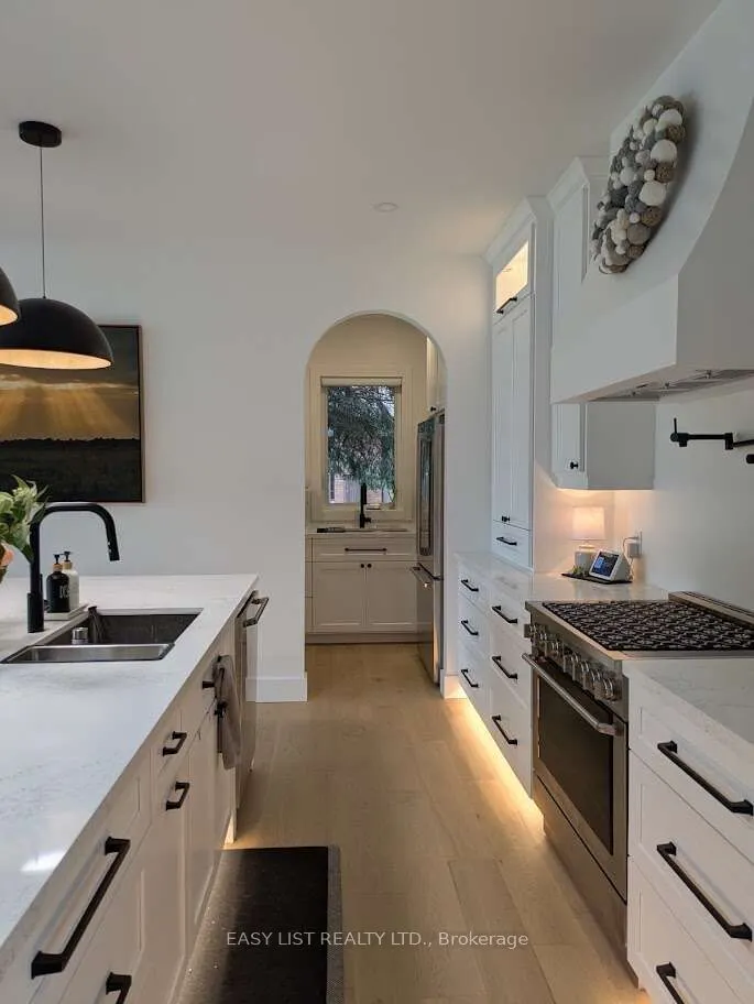 8 Tanager Drive