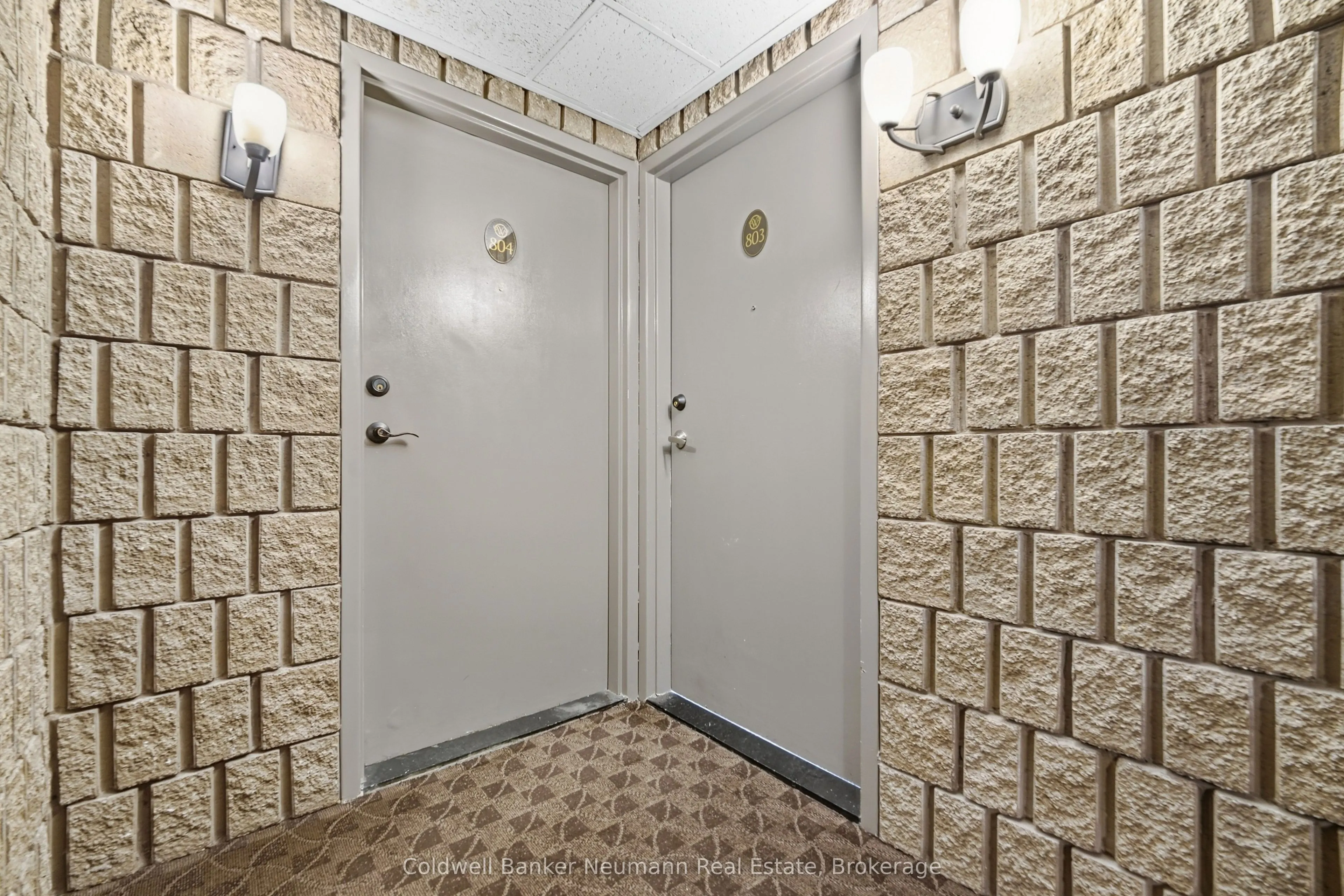 55 Yarmouth Street #803