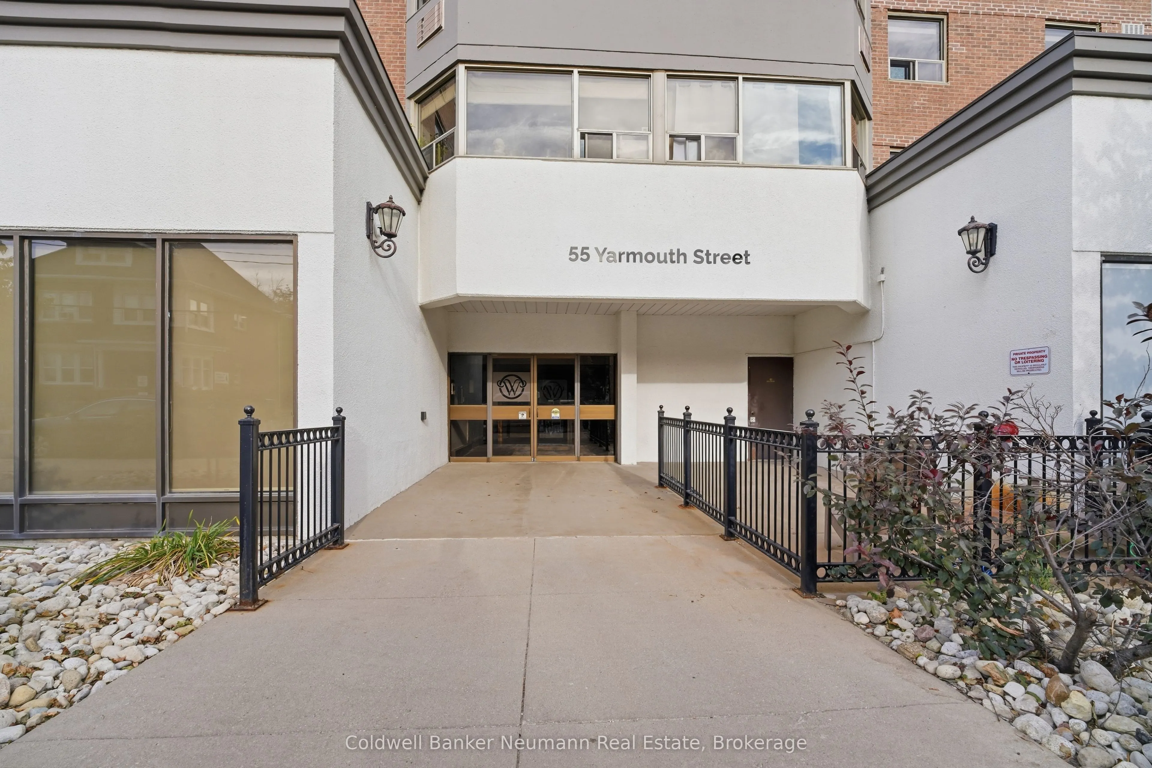 55 Yarmouth Street #803