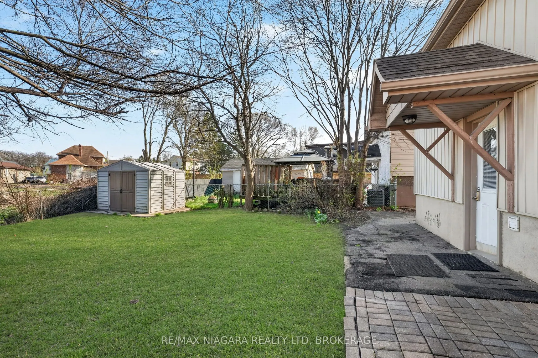 214 NIAGARA Street