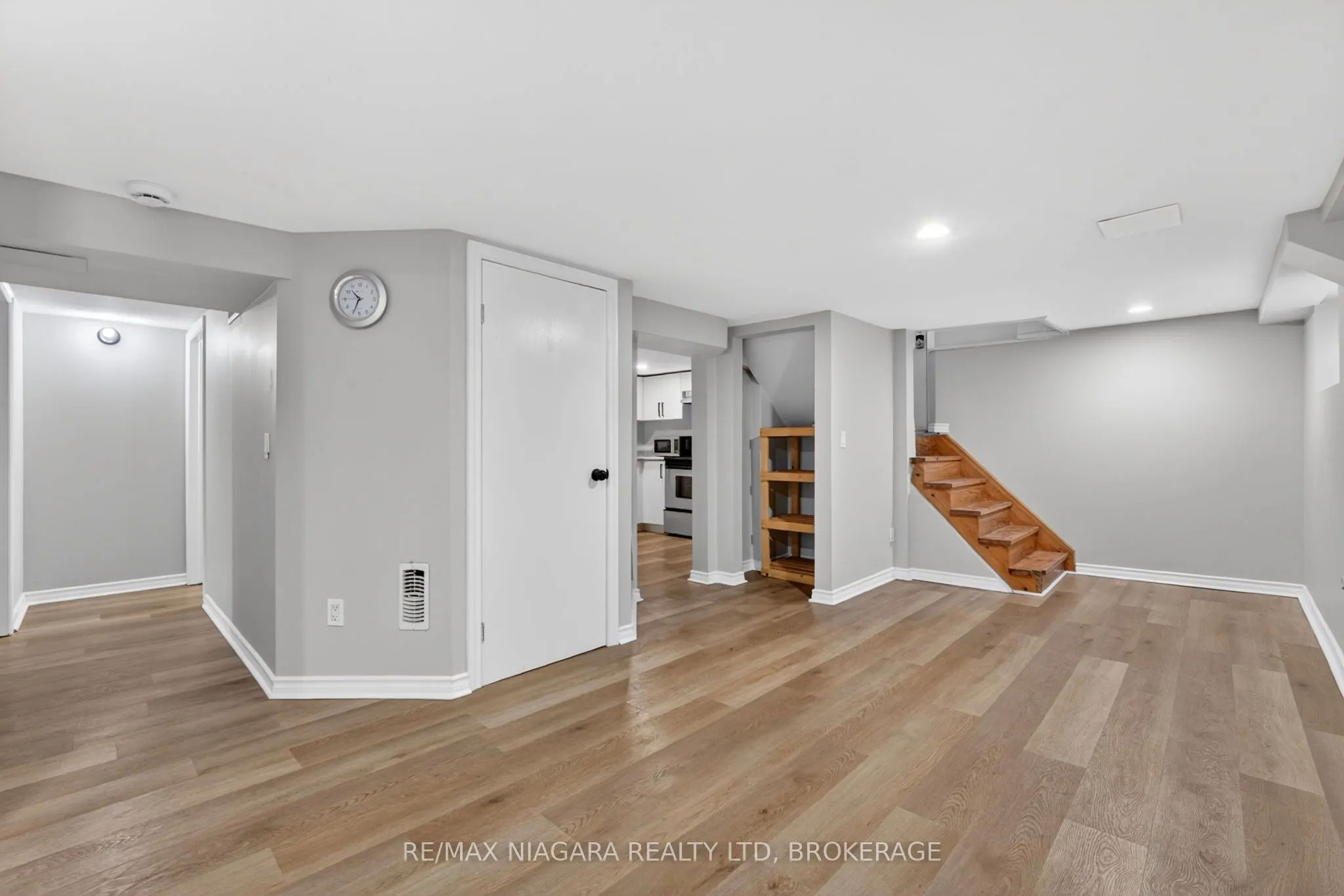 214 NIAGARA Street