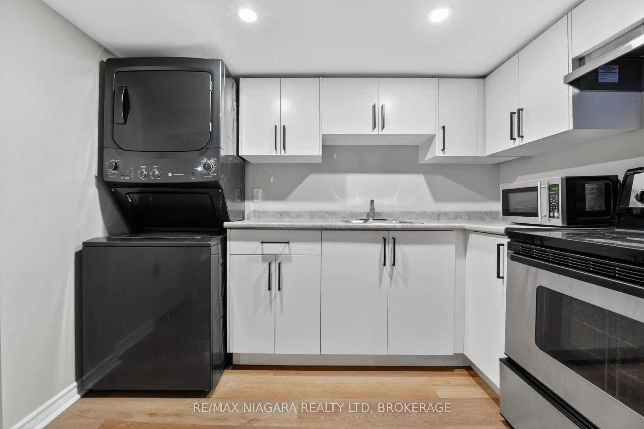 214 NIAGARA Street
