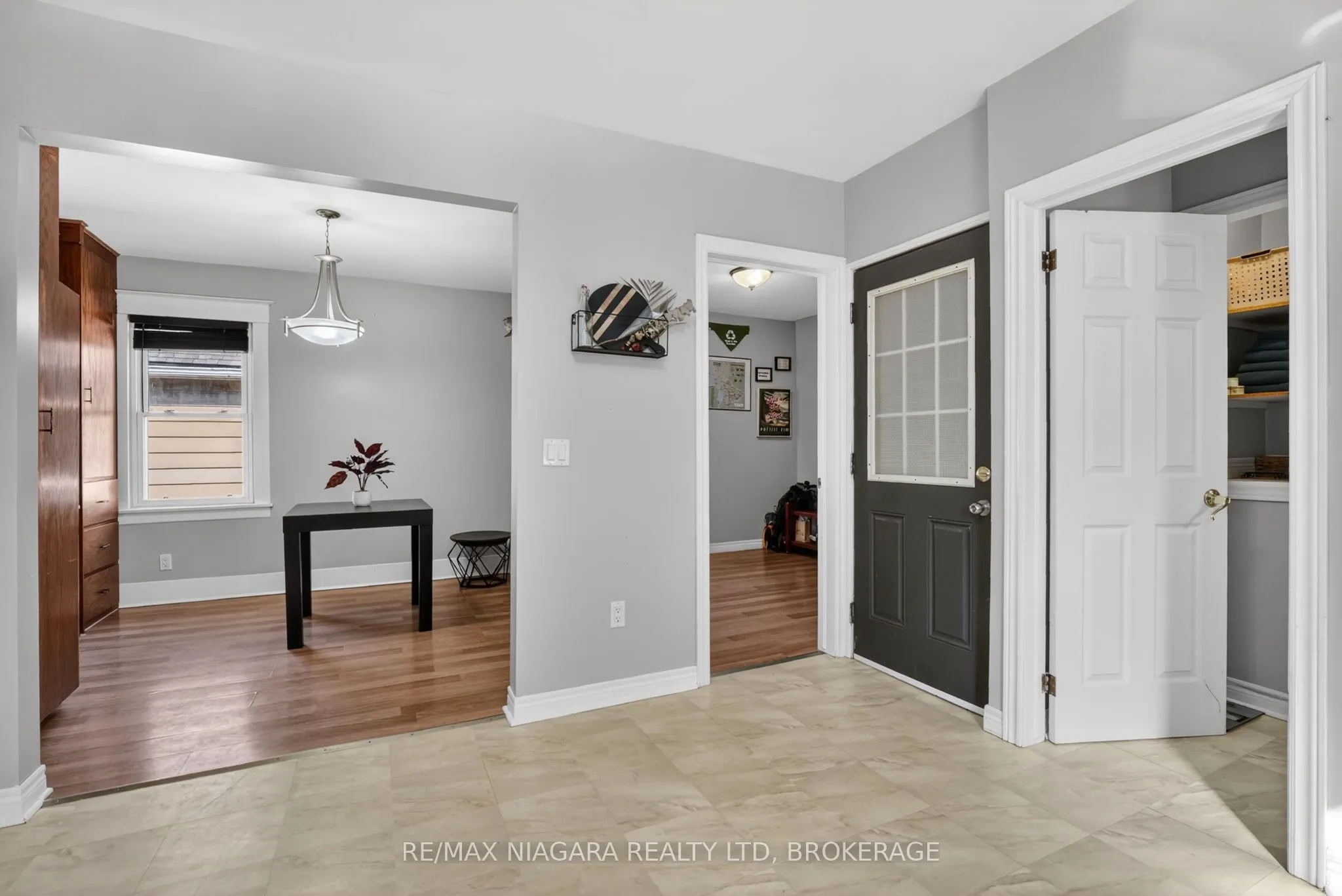 214 NIAGARA Street
