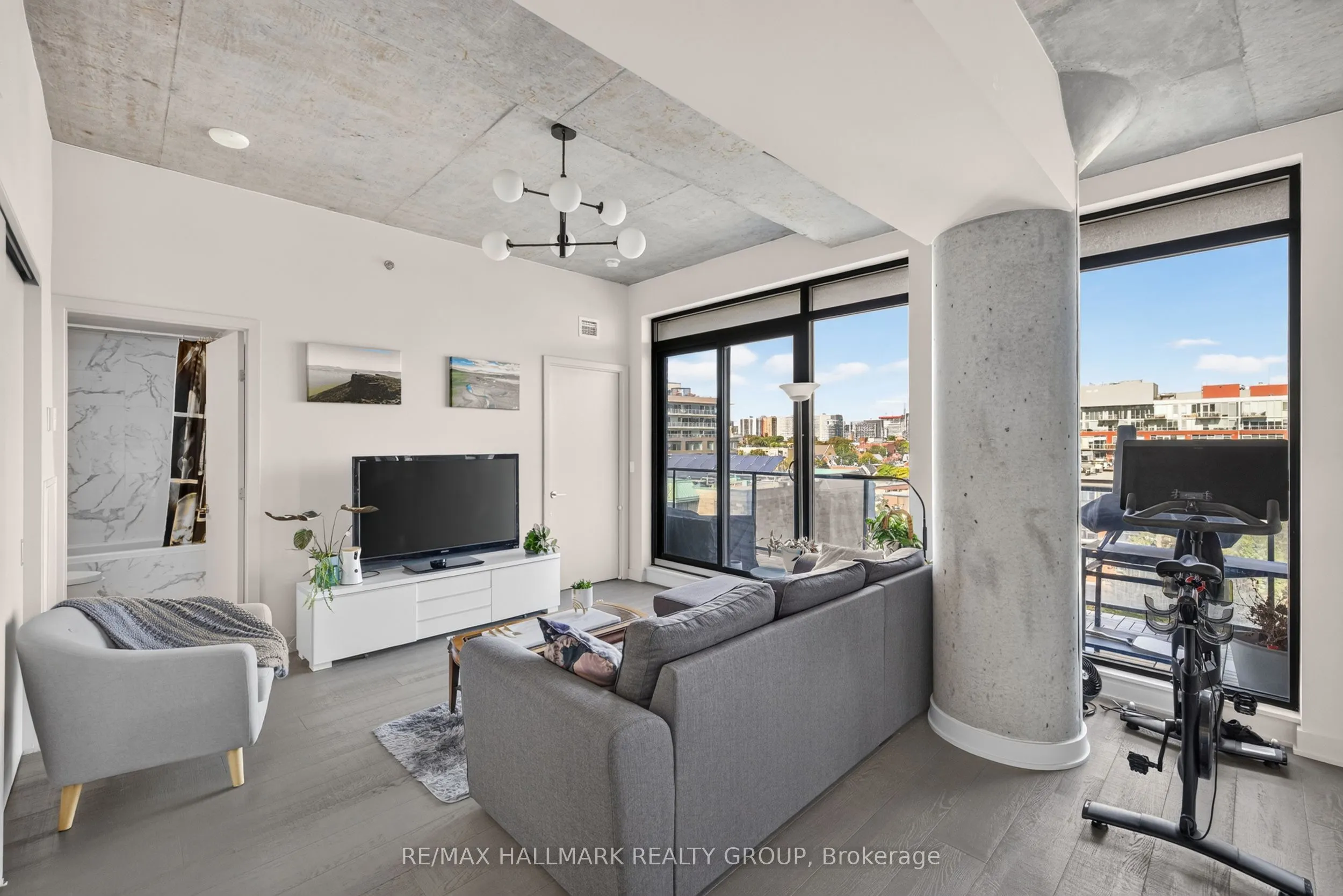 203 Catherine Street #714